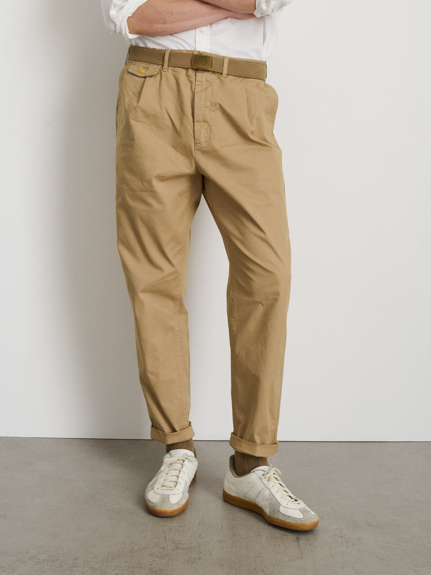 Alex Mill Standard Pleated Pant in Chino Vintage Khaki