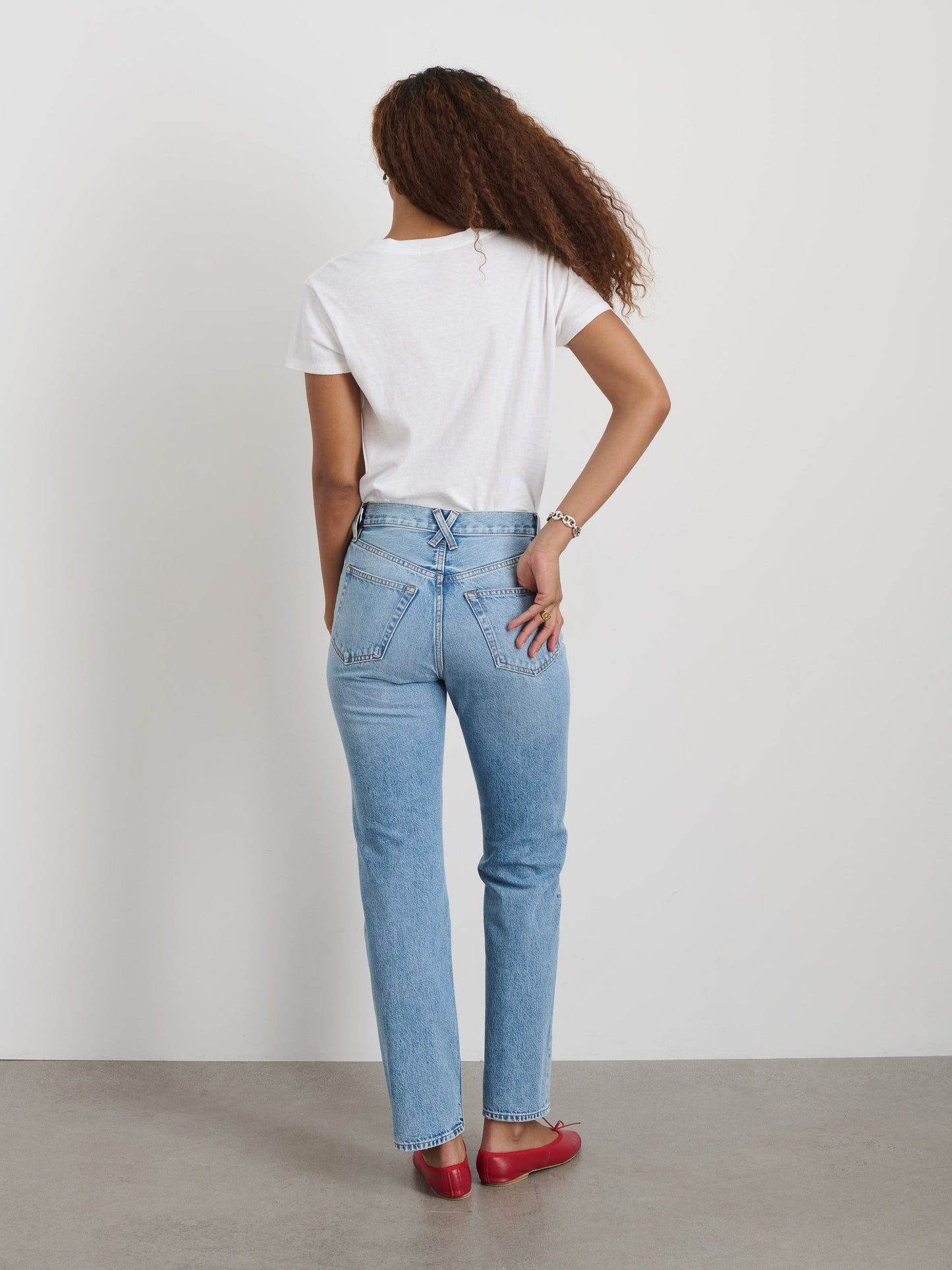 Alex Mill Elliott V Neck Tee in Cotton White