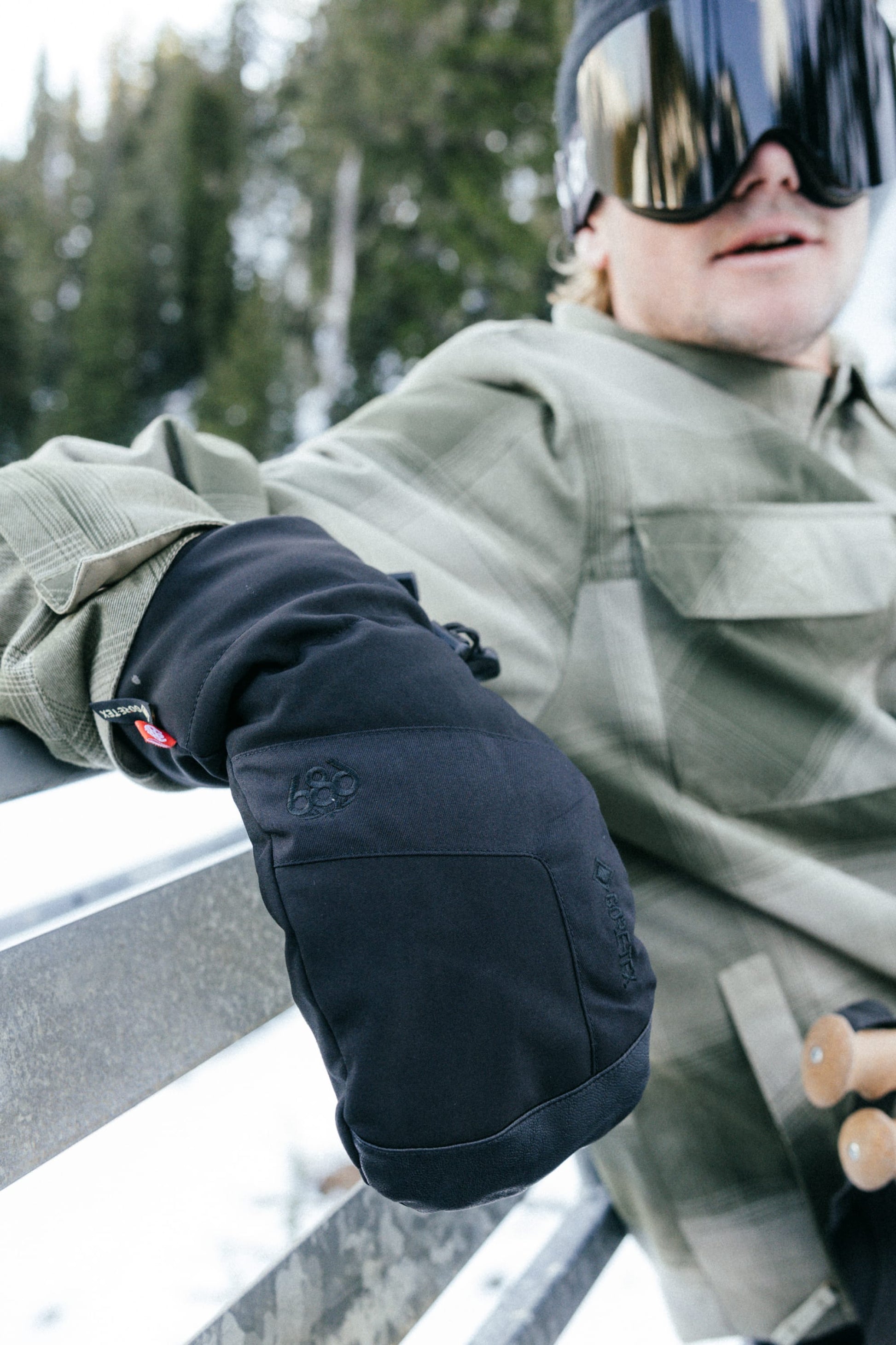 686 Men's GORE-TEX Linear™ Mitt | Sale