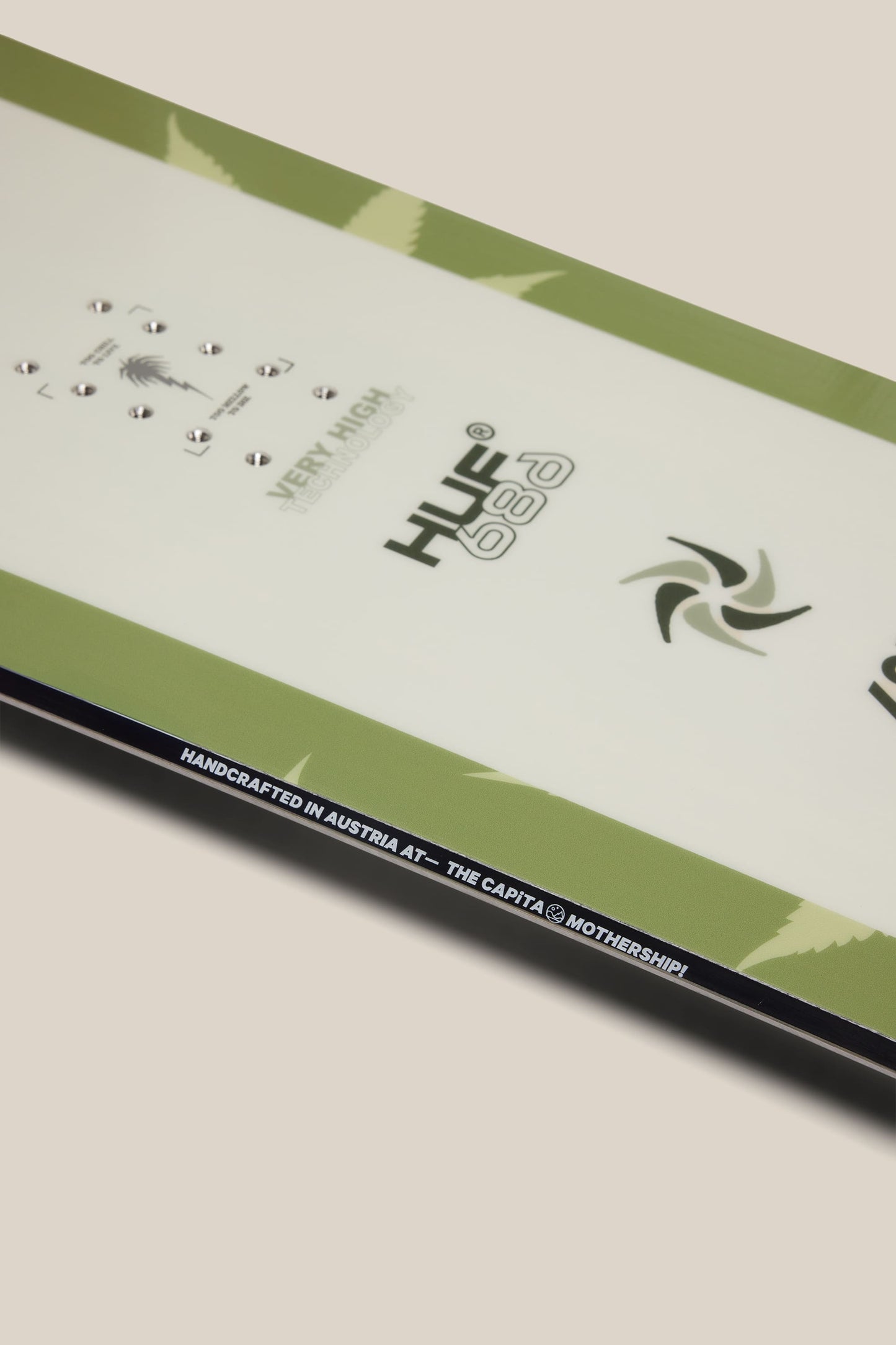 686 HUF SB Slush Slasher Snowboard | Savings