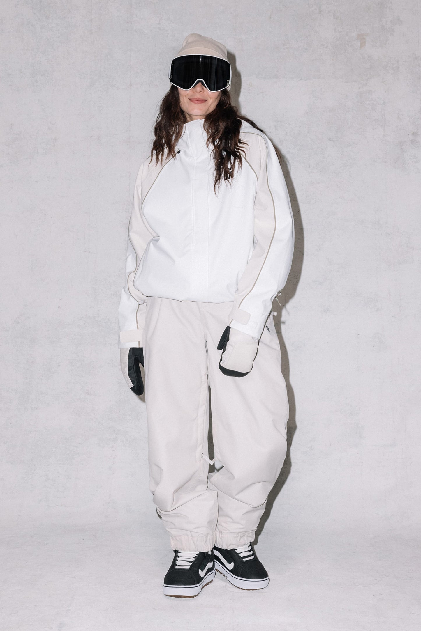 686 Women's Hologram™ Shell Jacket | Cost Saving