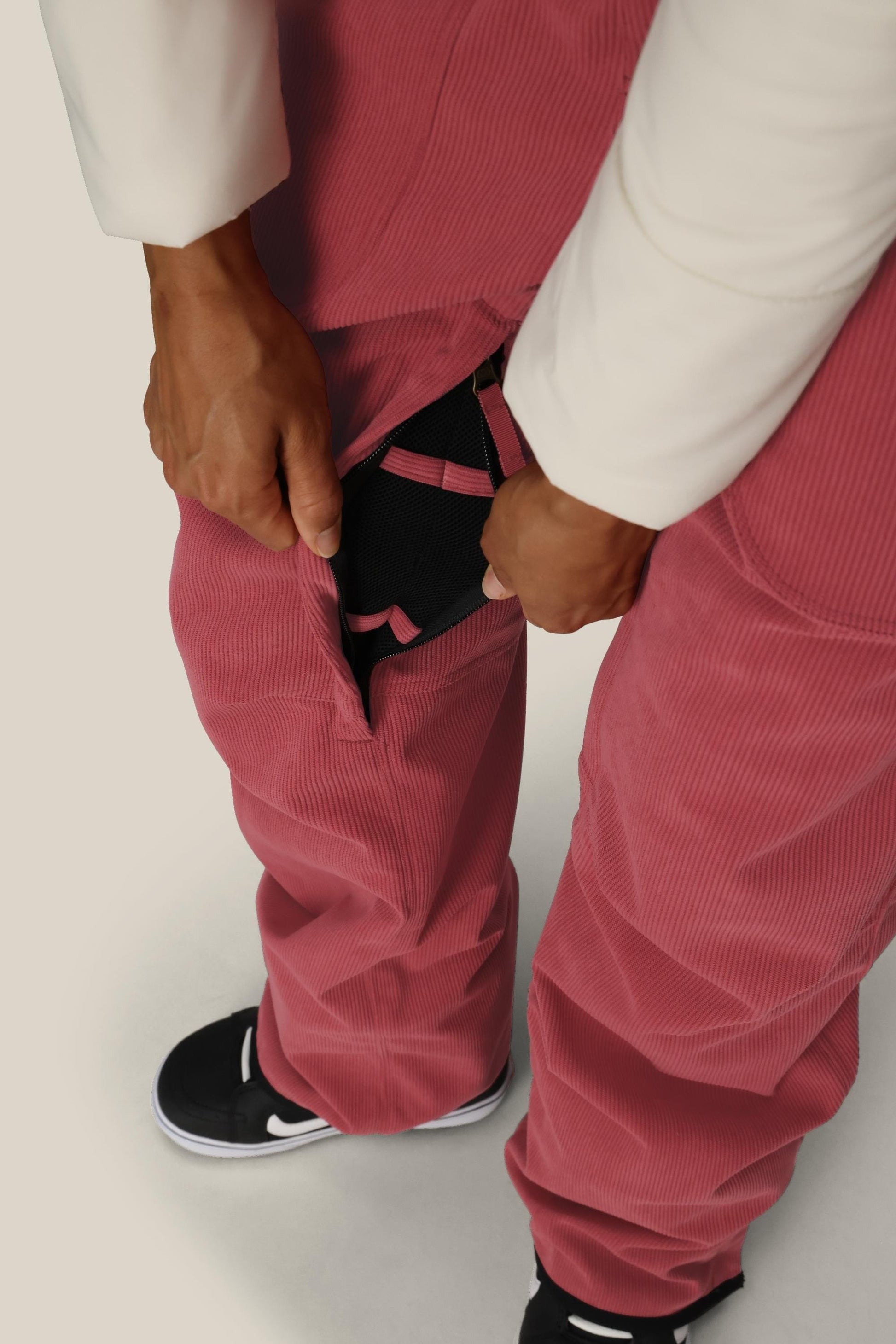 686 Women's Black Magic™ Insulated Bib | Affordable