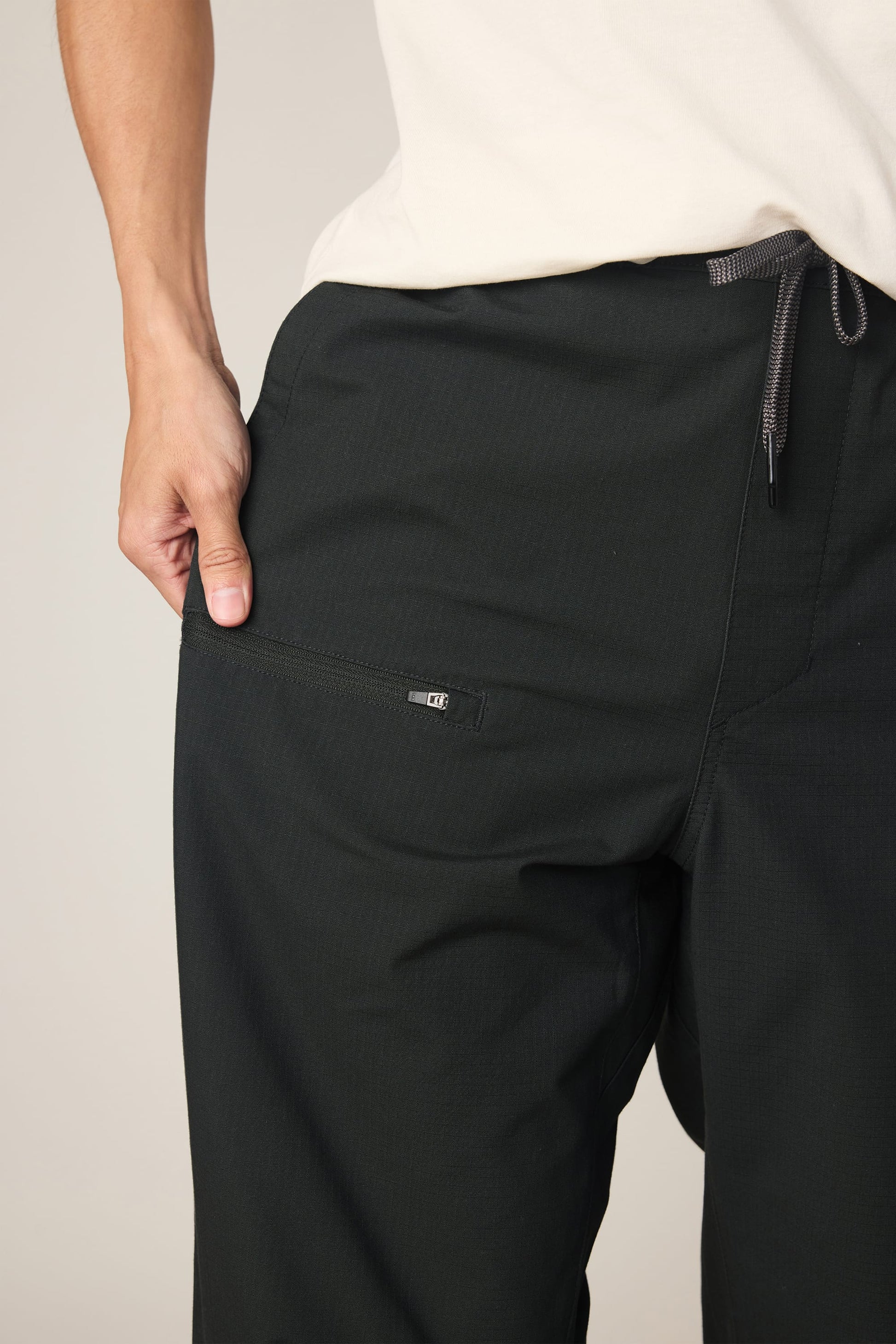 686 Men's Free Loader Pant - Loose Fit | Budget Friendly