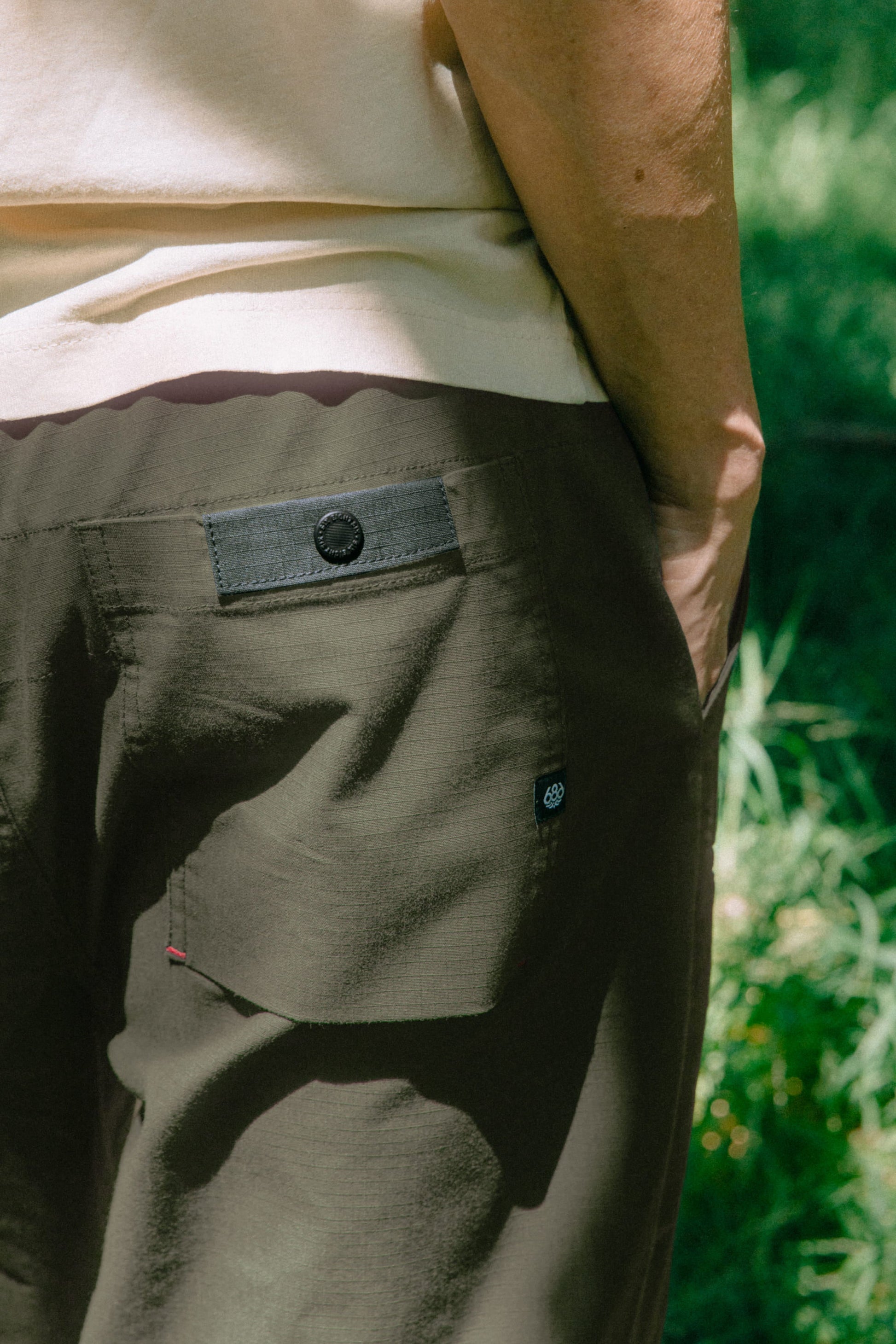 686 Men's Free Loader Pant - Loose Fit | Budget Friendly