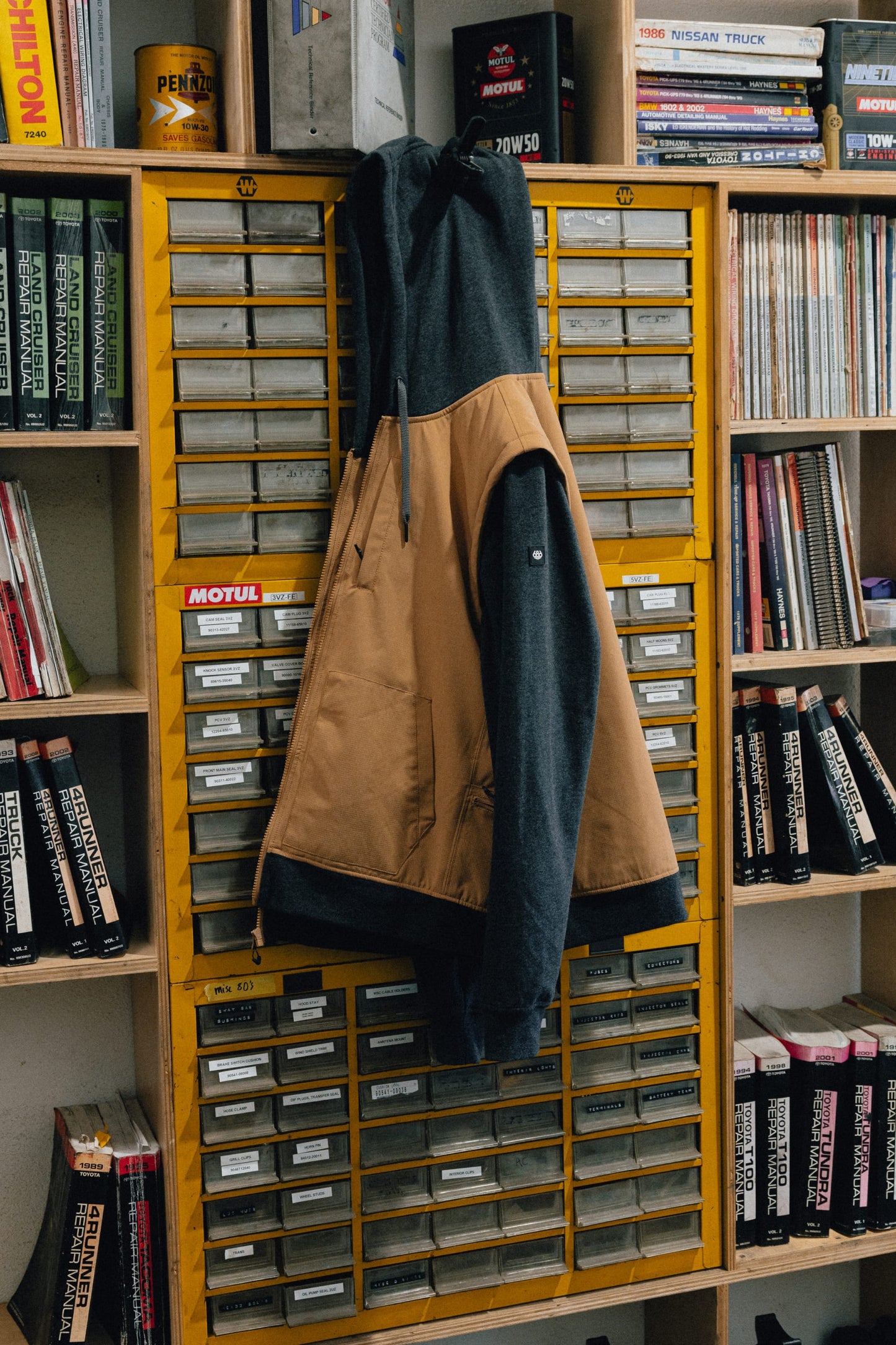 686 Men's Merge Quilted Hoody | Affordable