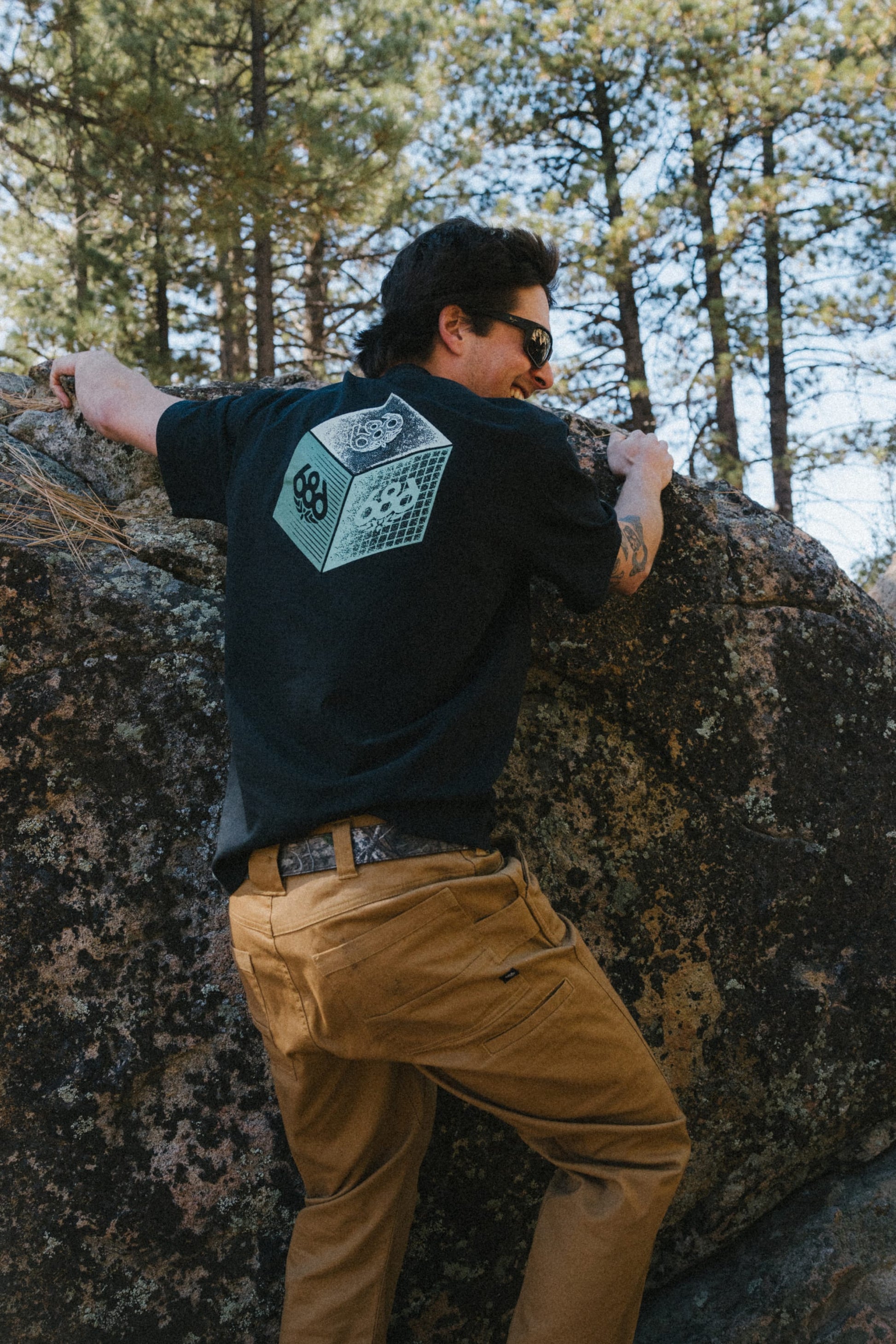 686 Men's Unit Relaxed SS Tee | Exclusive Deal