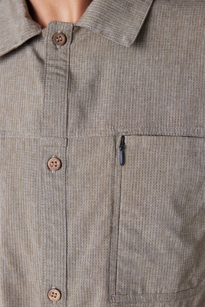 686 Men's Seeker Perforated Button Up | Best Seller