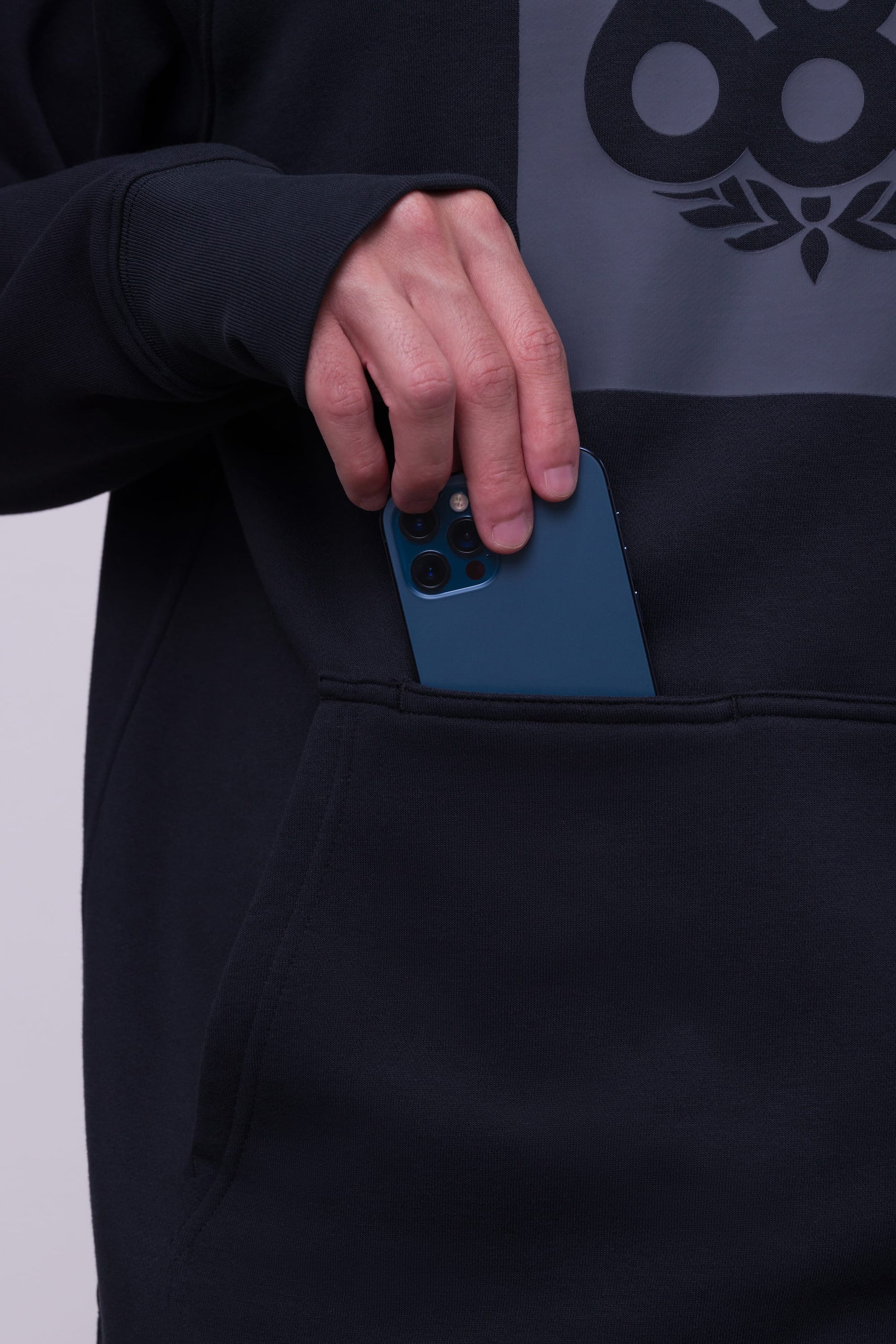 686 Men's Knockout Pullover Hoody | Great Value