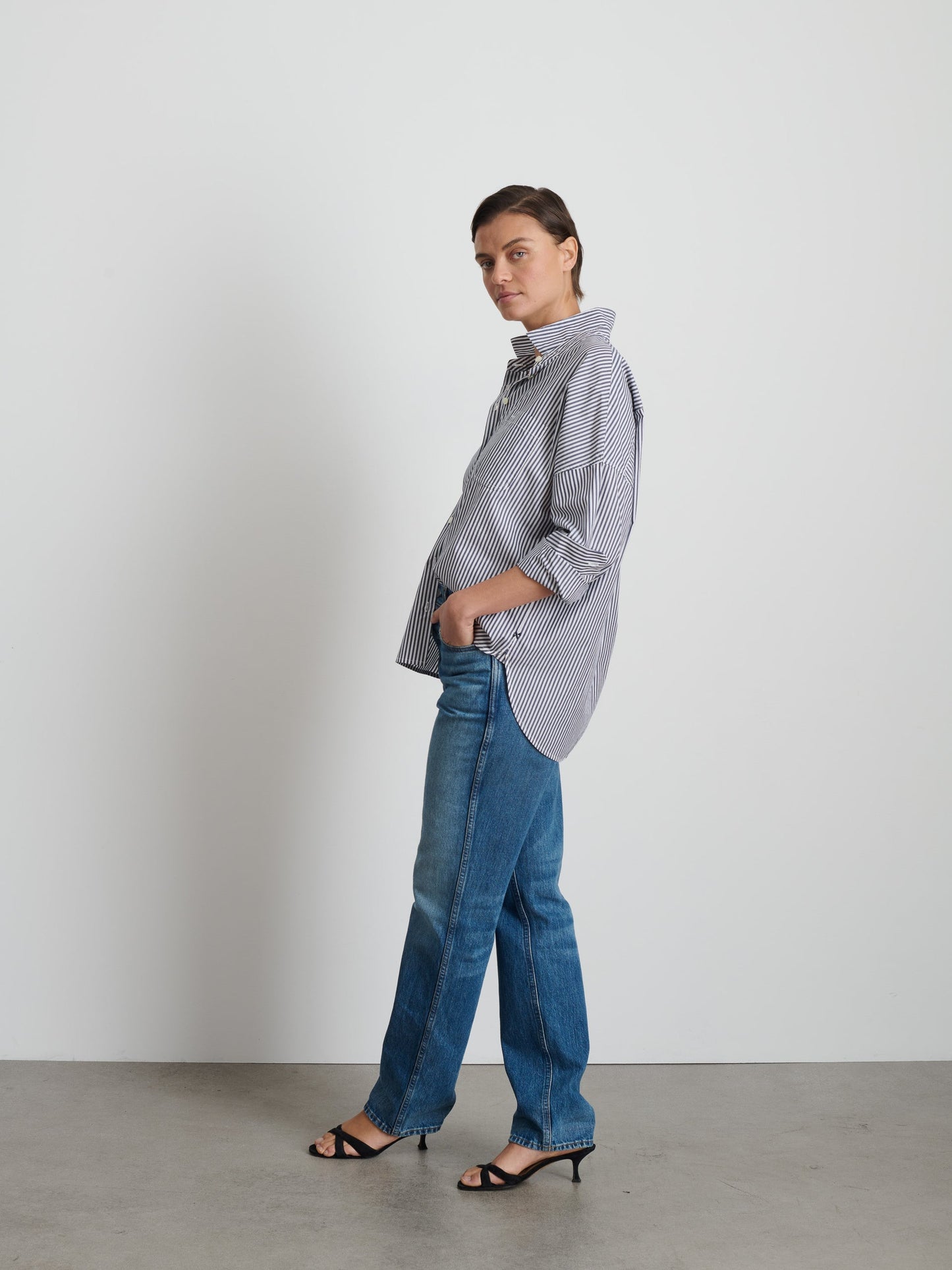 Alex Mill Jo Shirt in Striped Cotton Poplin Navy/White