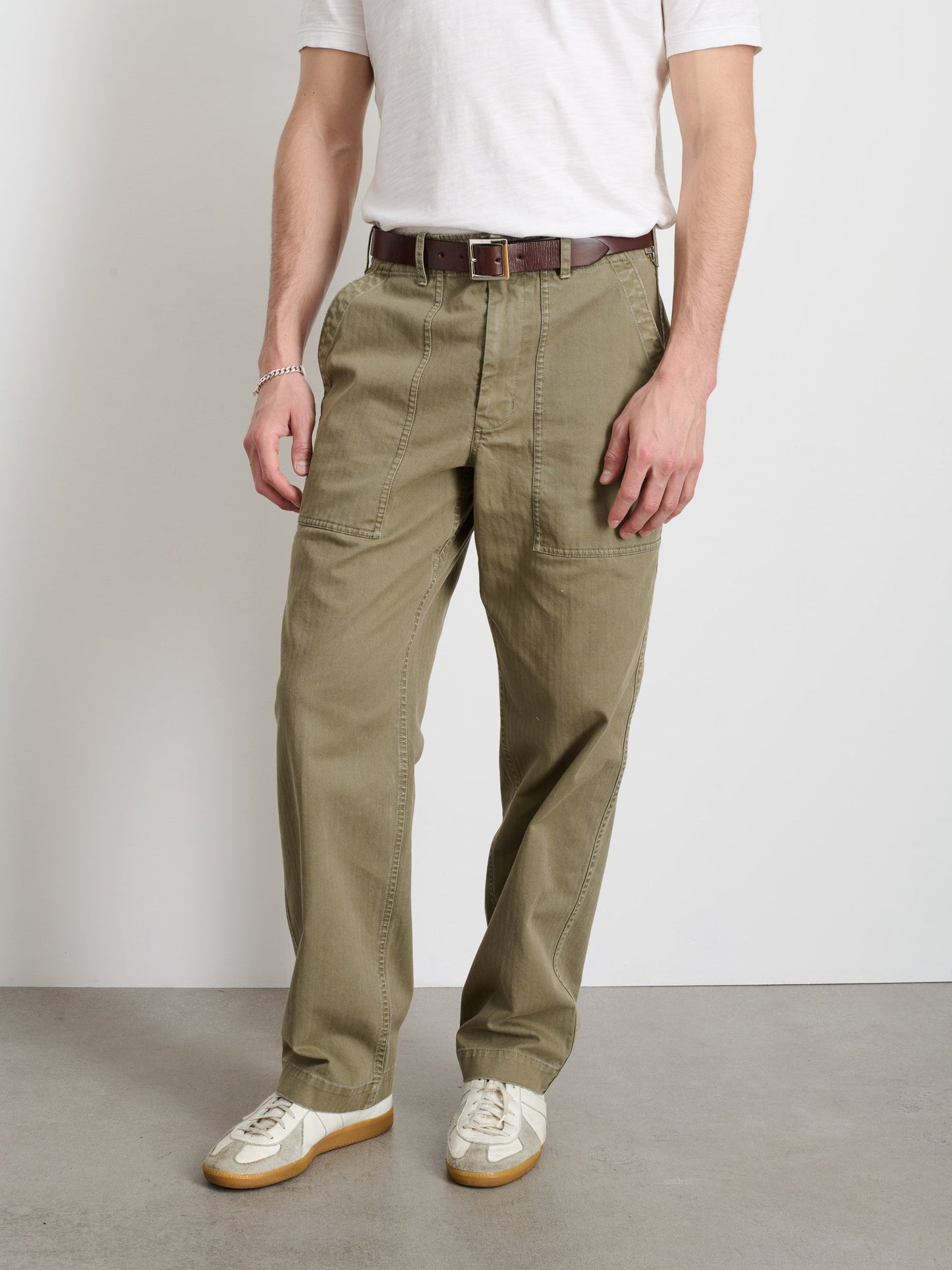 Alex Mill Field Pant in Herringbone Vintage Olive