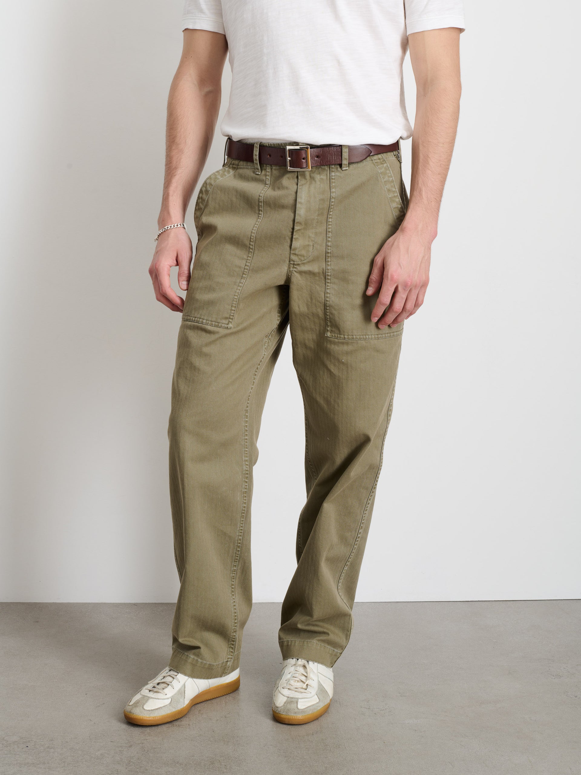 Alex Mill Field Pant in Herringbone Vintage Olive