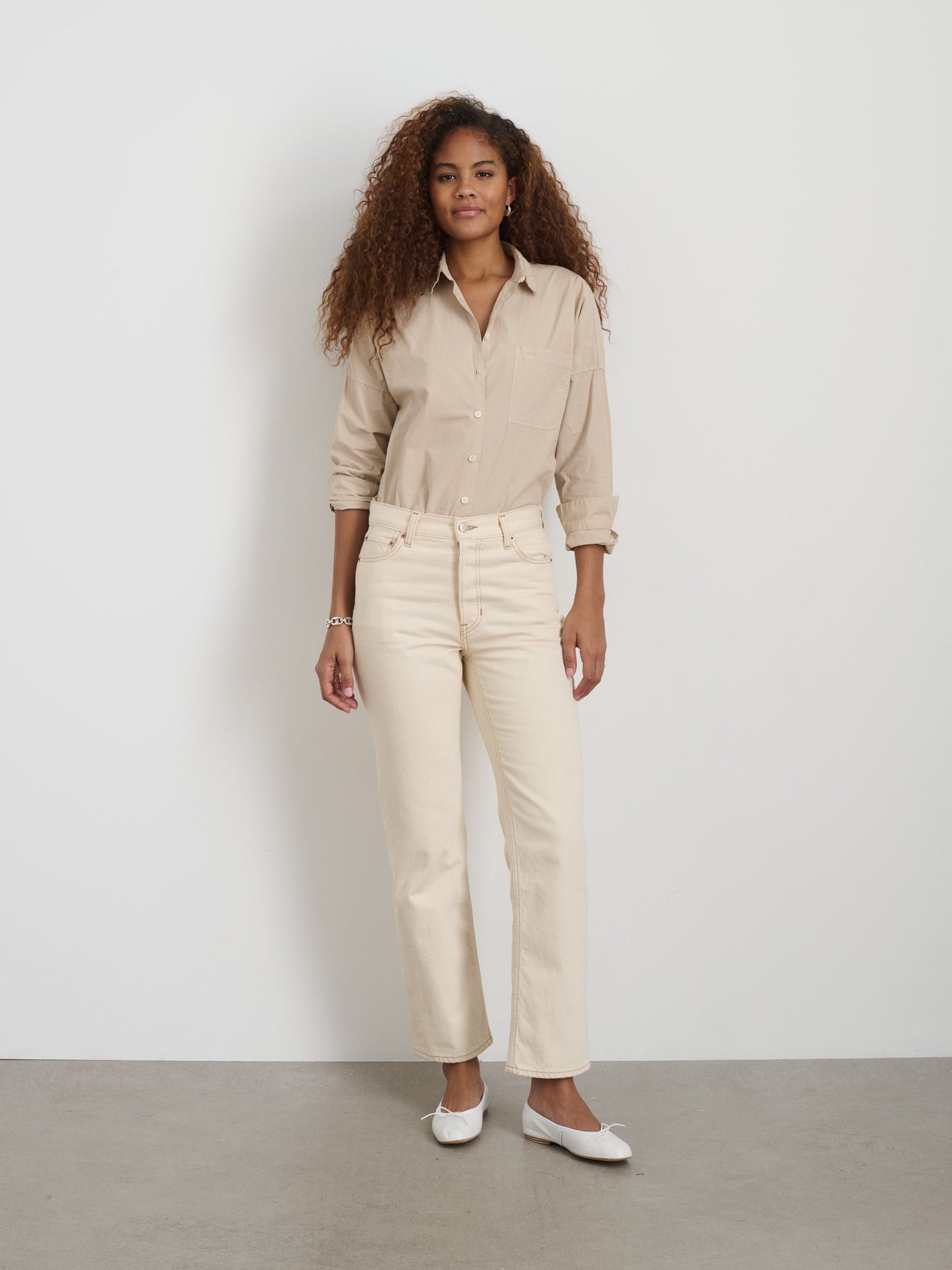 Alex Mill Jo Shirt in Cotton Poplin Sand