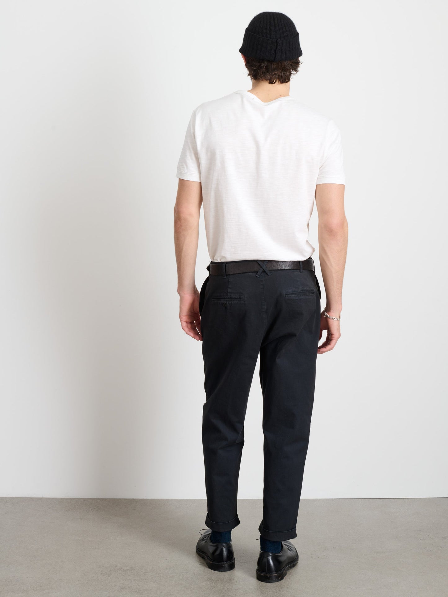 Alex Mill Standard Pleated Pant in Chino Black