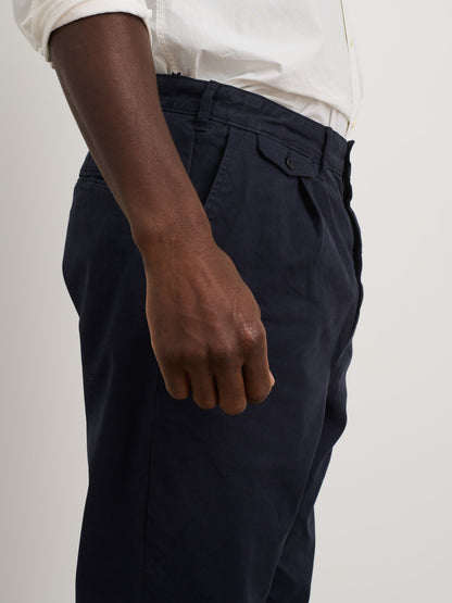Alex Mill Standard Pleated Pant in Chino Dark Navy