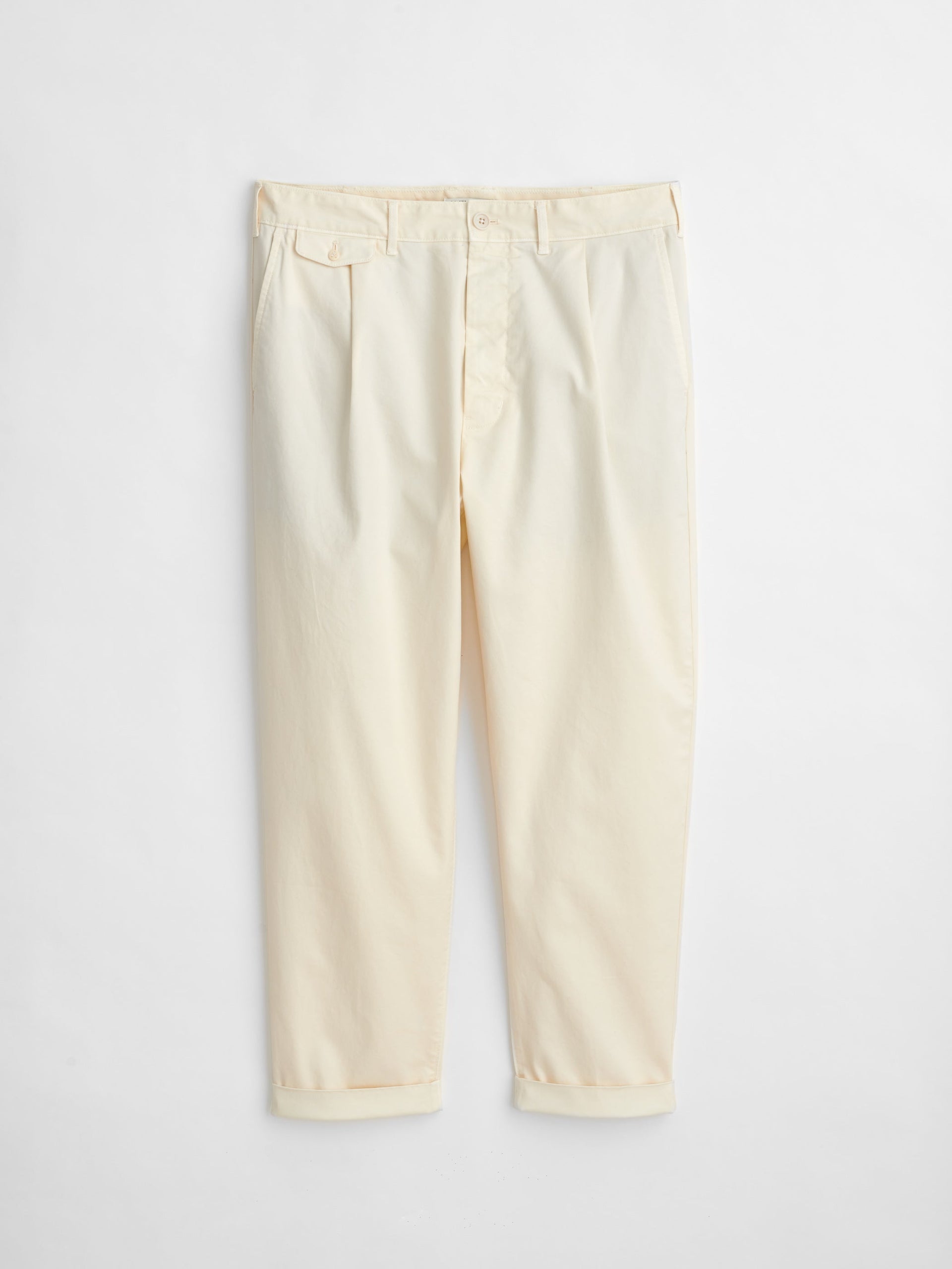 Alex Mill Standard Pleated Pant in Chino Oat Milk