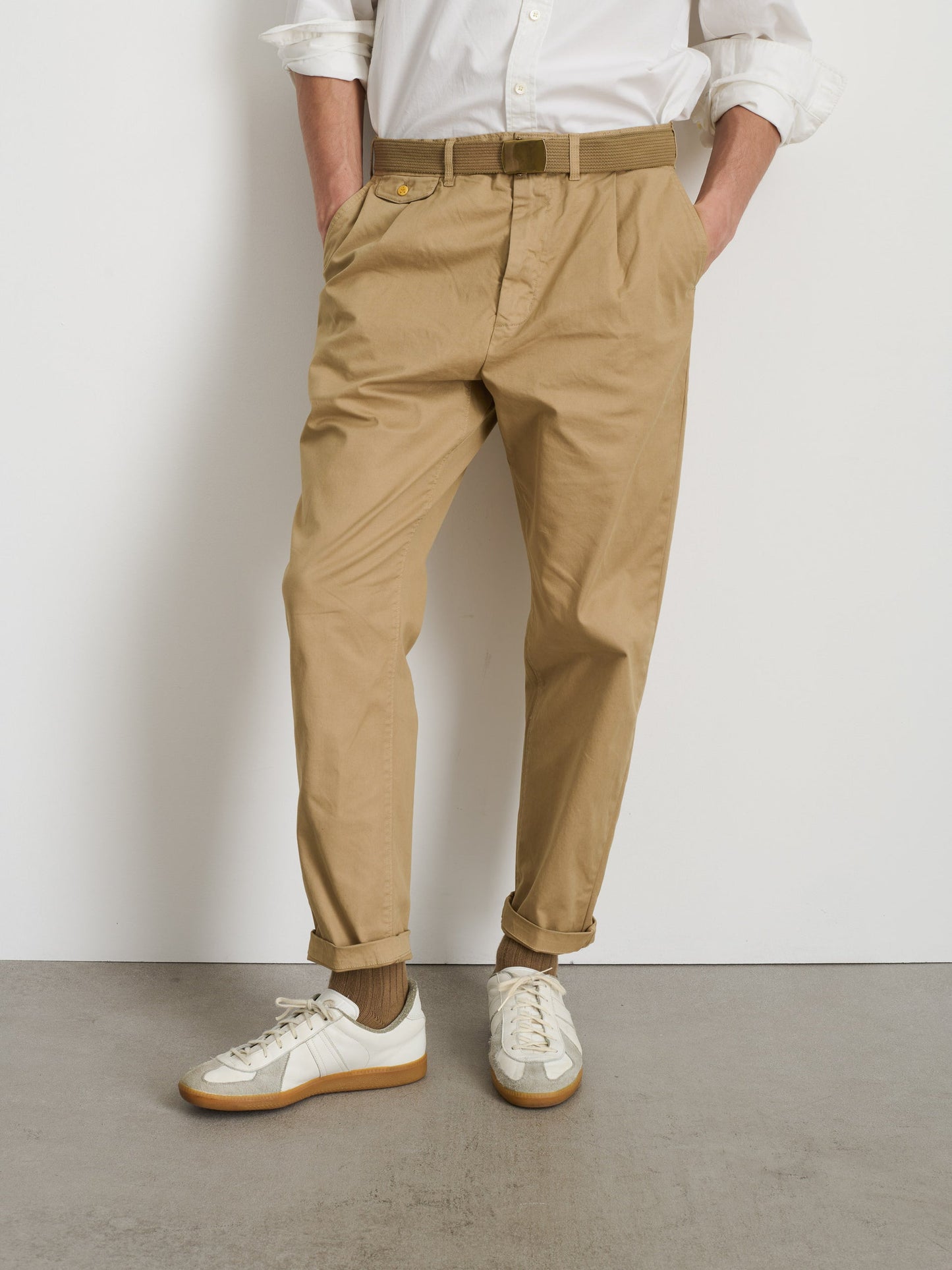 Alex Mill Standard Pleated Pant in Chino Vintage Khaki