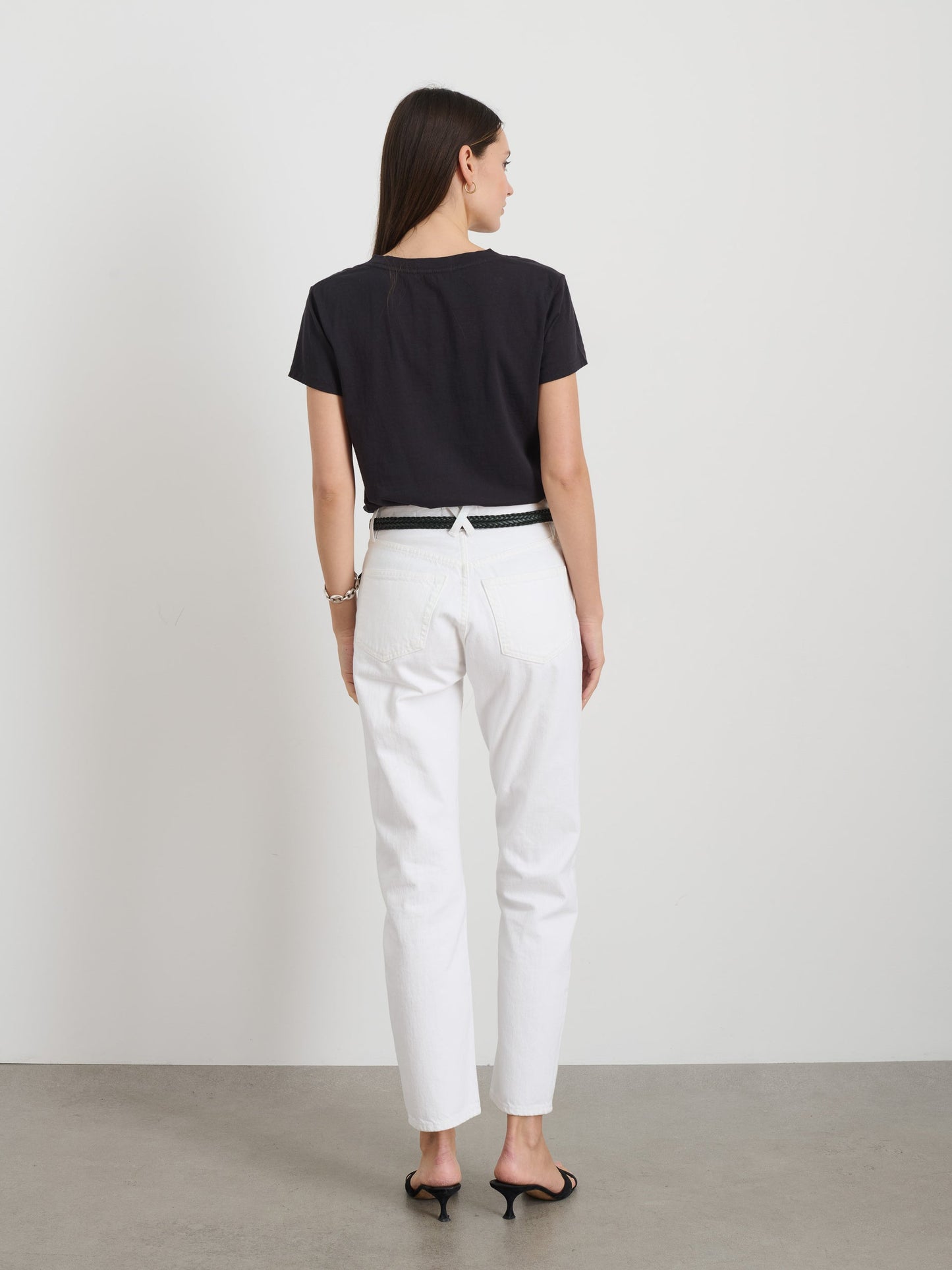 Alex Mill Elliott V Neck Tee in Cotton Black