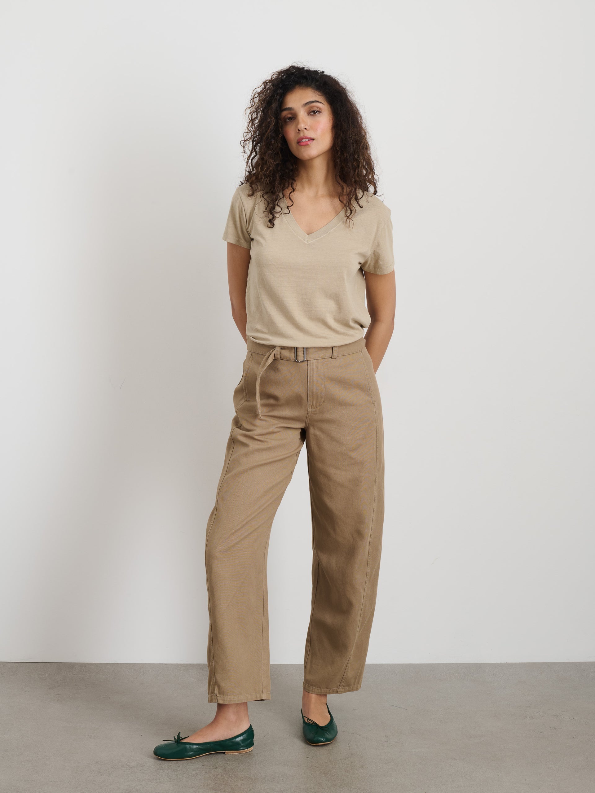 Alex Mill Elliott V Neck Tee in Cotton Field Khaki