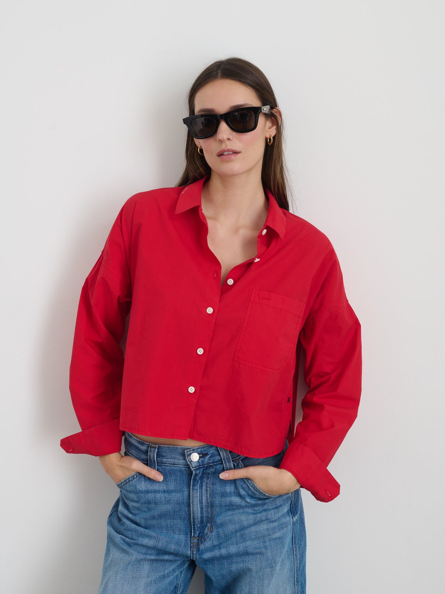 Alex Mill Cropped Jo Shirt in Cotton Poplin Berry Red