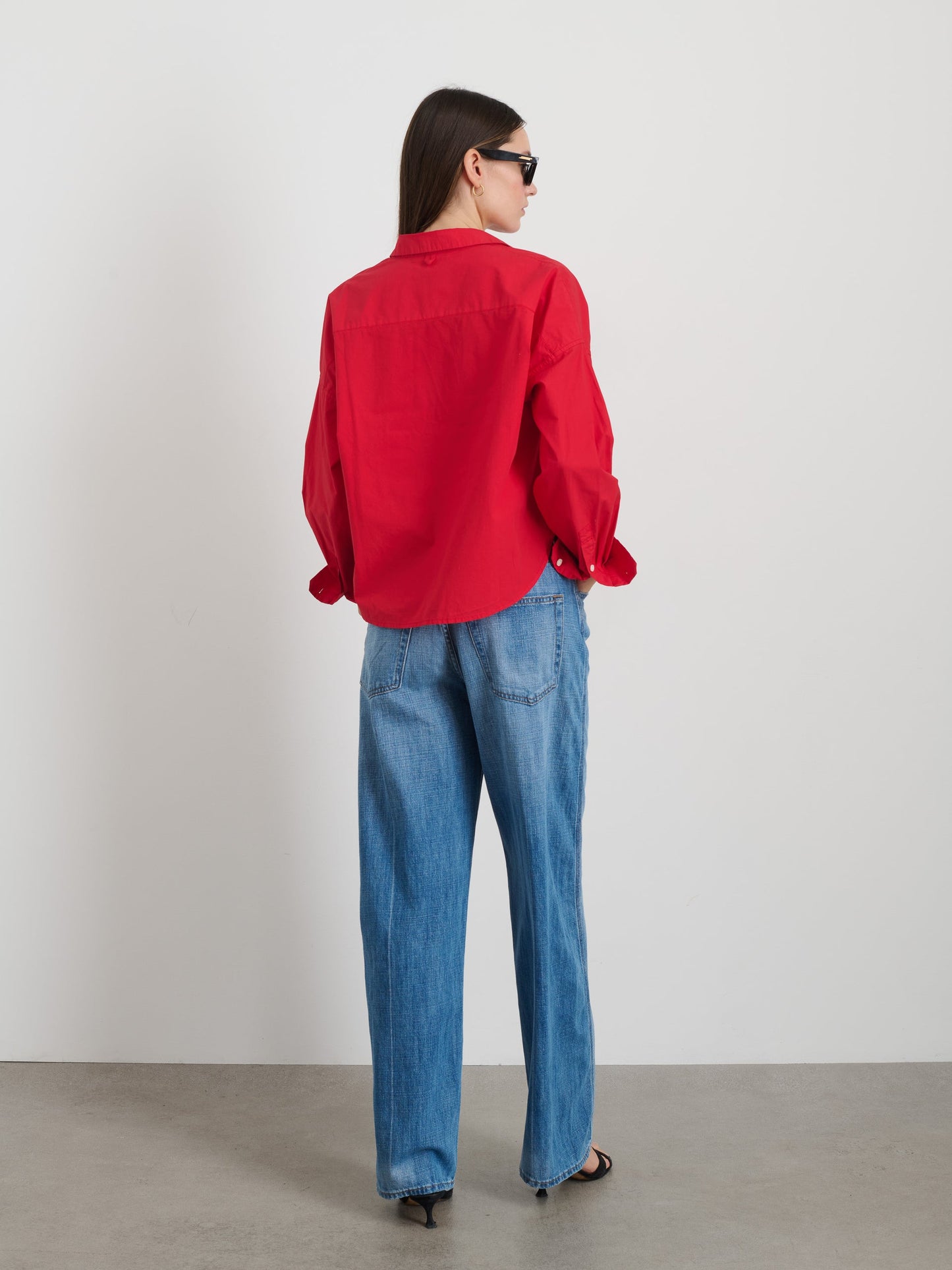 Alex Mill Cropped Jo Shirt in Cotton Poplin Berry Red