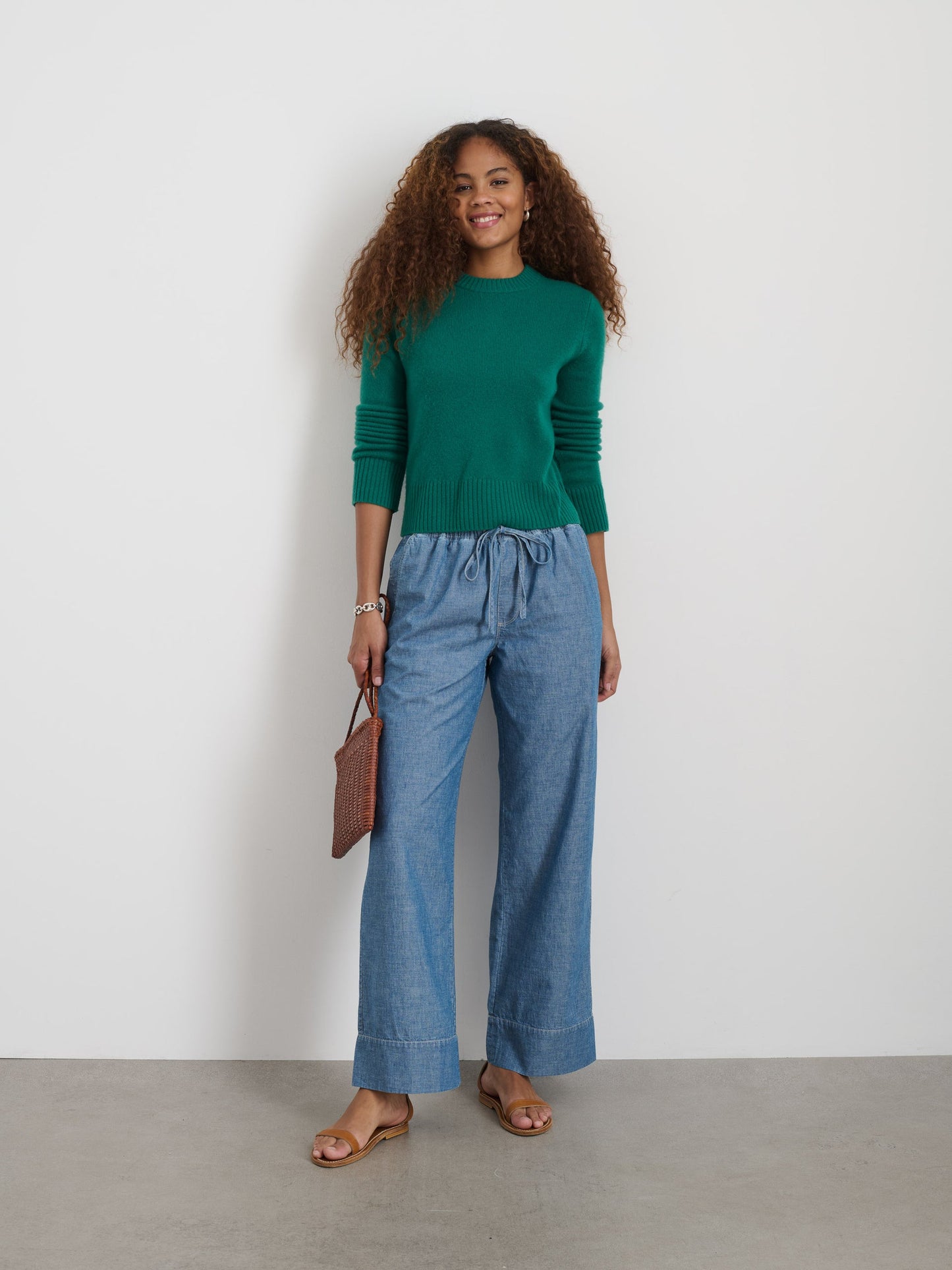 Alex Mill Michelle Crewneck Sweater in Cashmere Kelly Green