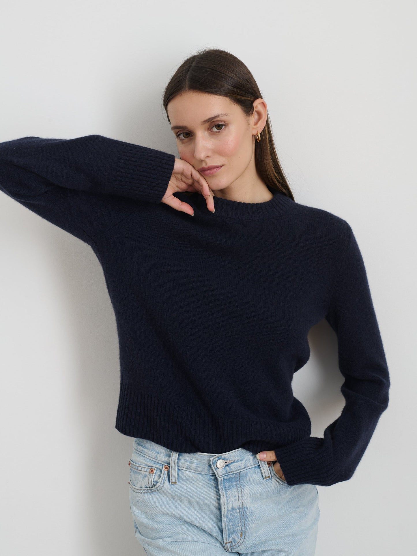 Alex Mill Michelle Crewneck Sweater in Cashmere Navy