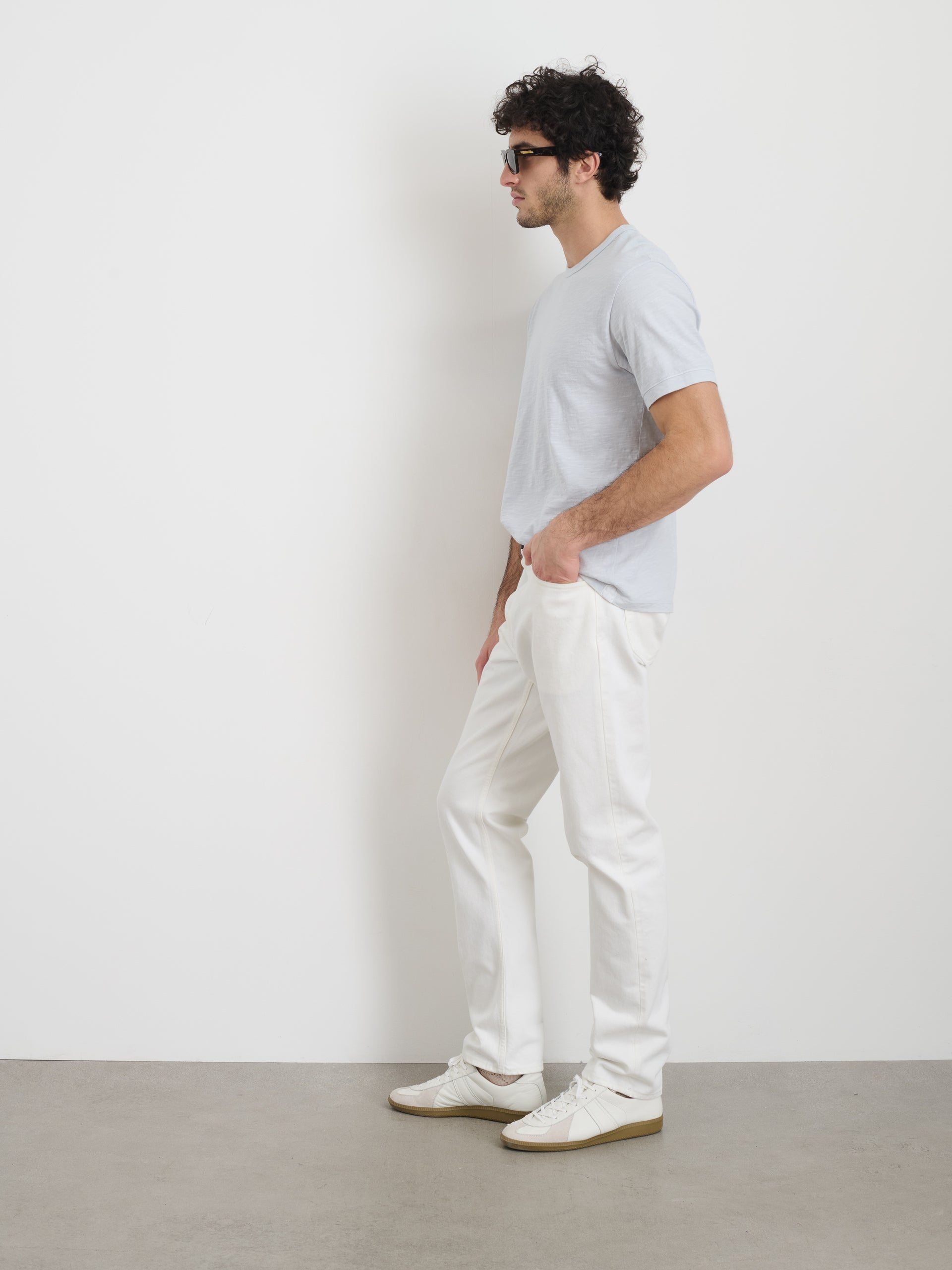 Alex Mill The Standard T-Shirt In Slub Cotton Glass Blue