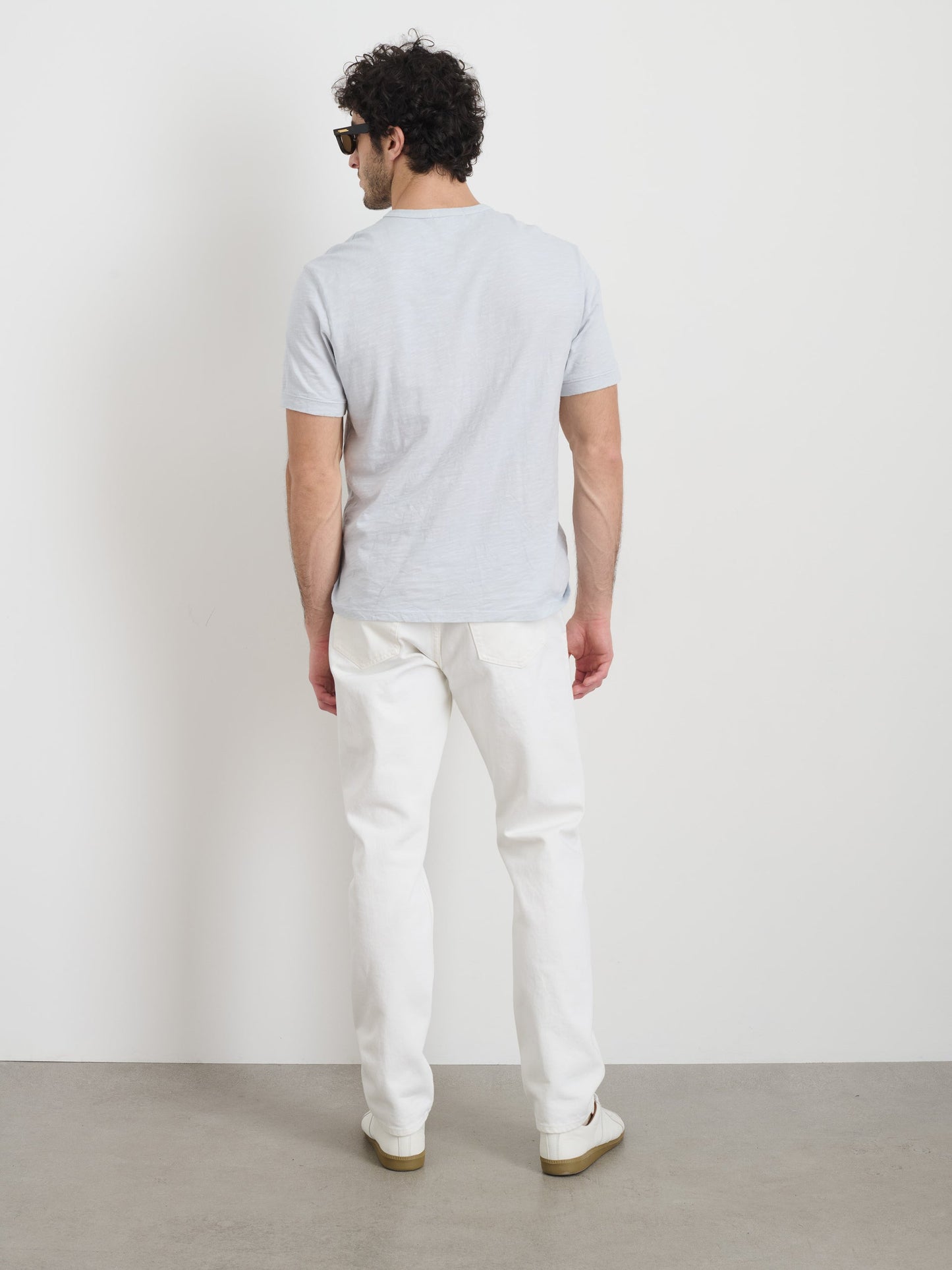 Alex Mill The Standard T-Shirt In Slub Cotton Glass Blue