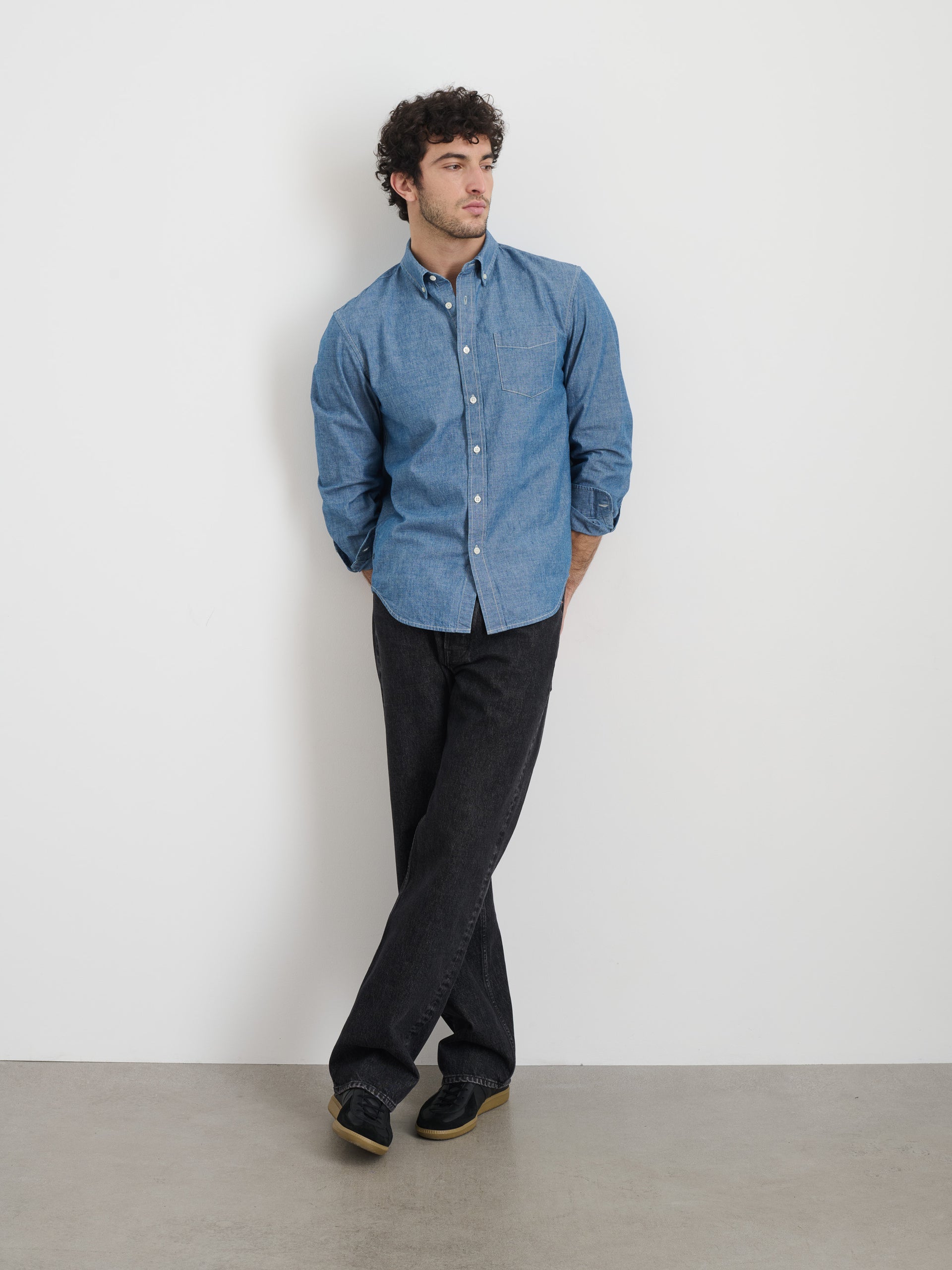 Alex Mill Mill Shirt in Washed Chambray