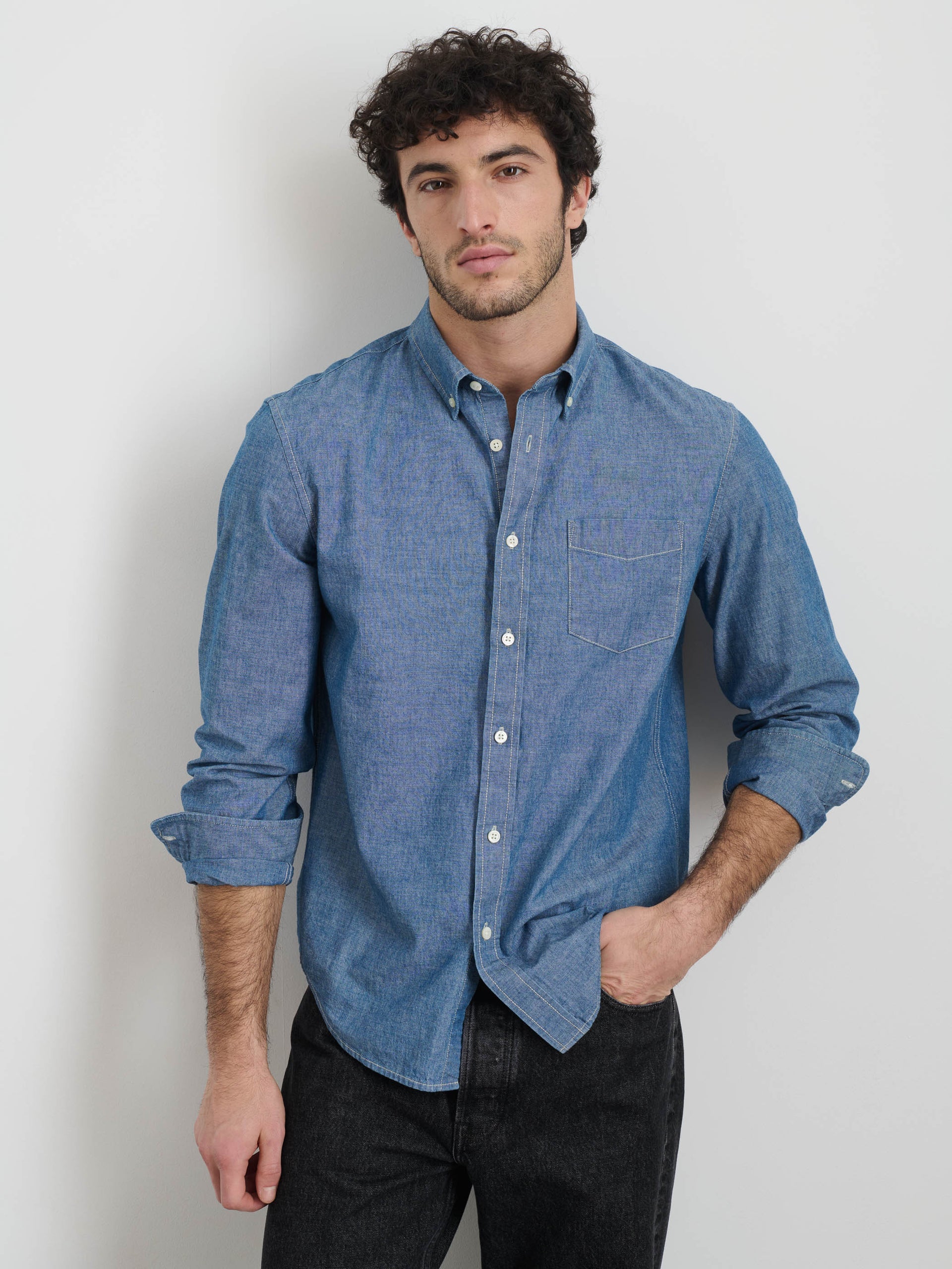 Alex Mill Mill Shirt in Washed Chambray