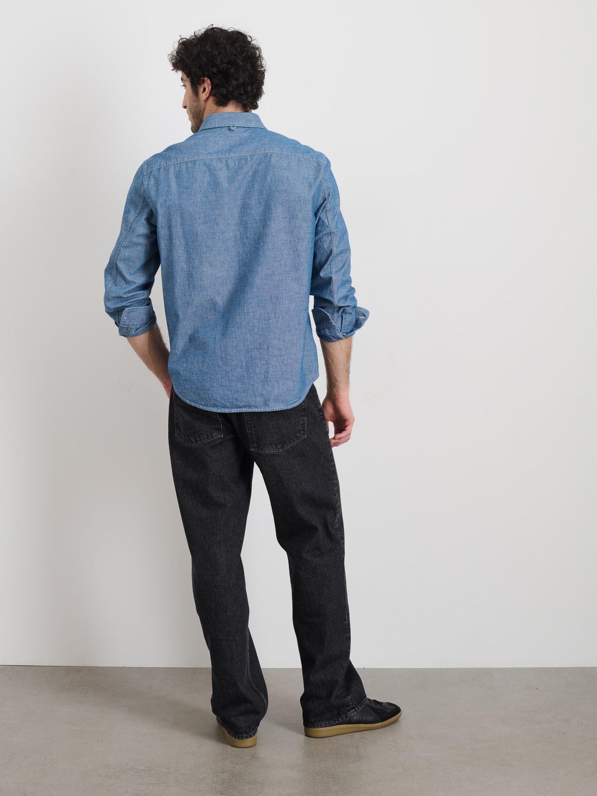 Alex Mill Mill Shirt in Washed Chambray