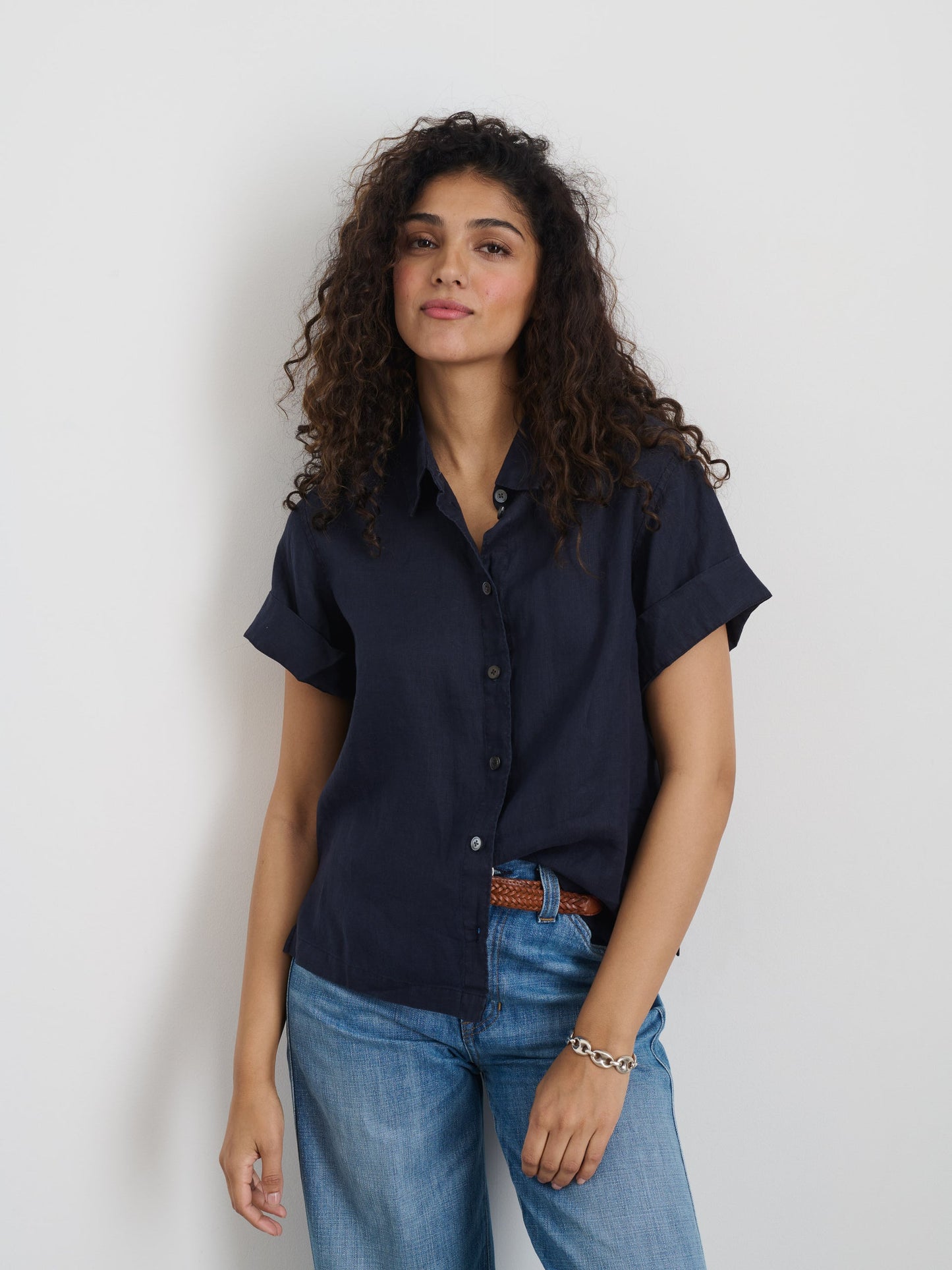Alex Mill Maddie Shirt In Linen Dark Navy