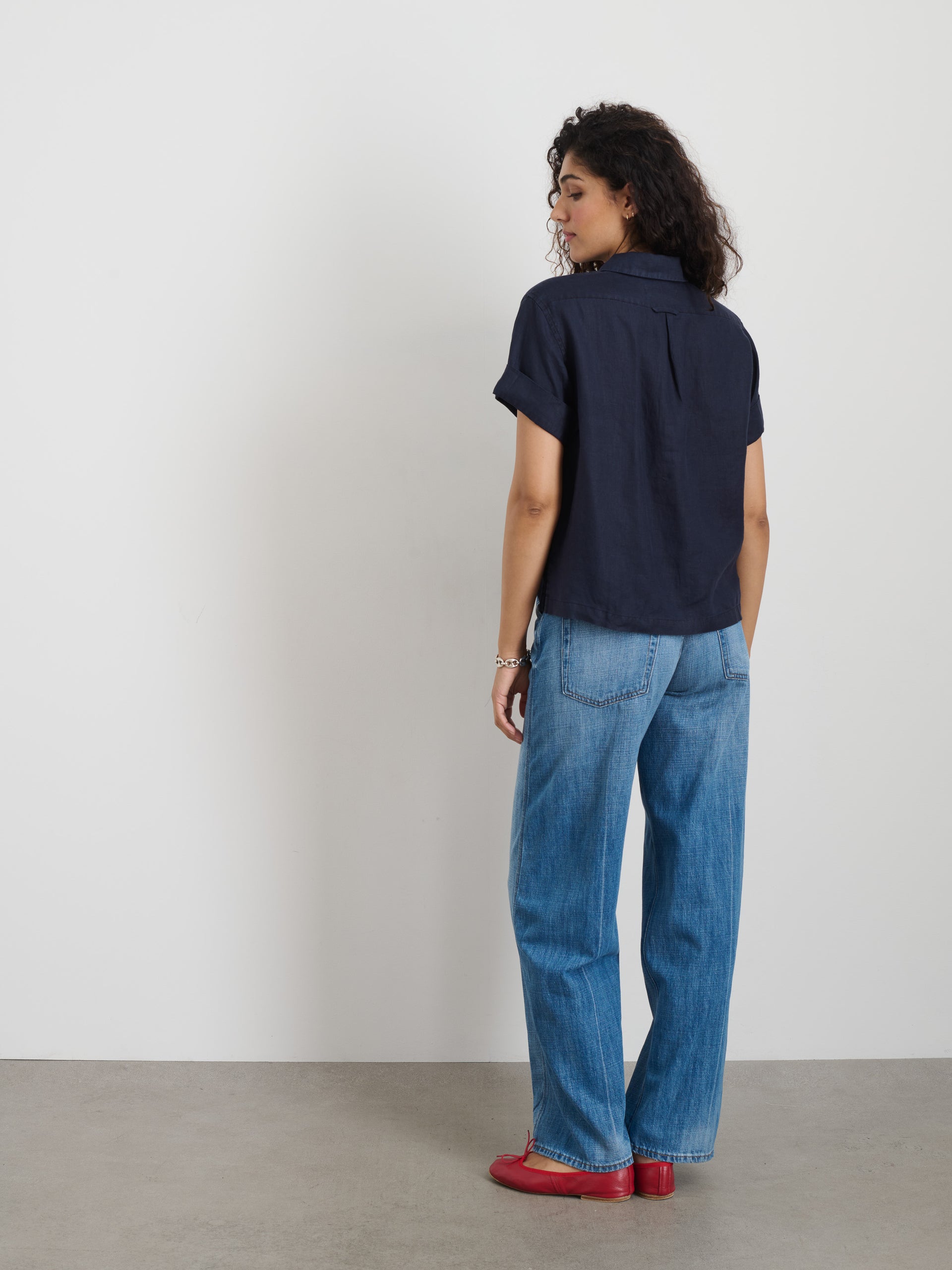Alex Mill Maddie Shirt In Linen Dark Navy