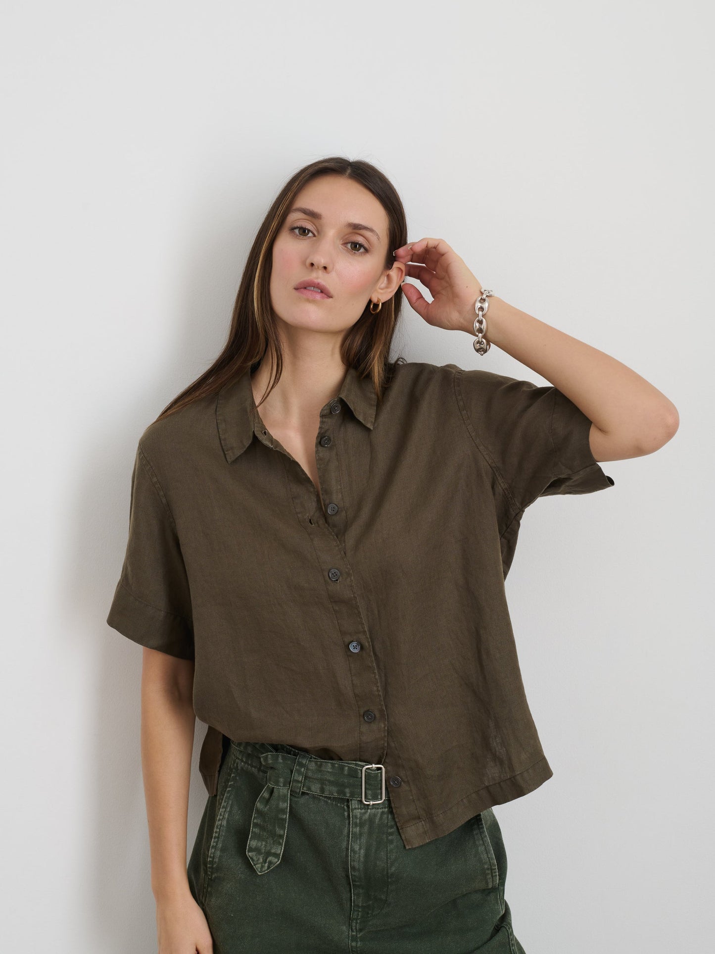 Alex Mill Maddie Shirt In Linen Deep Moss