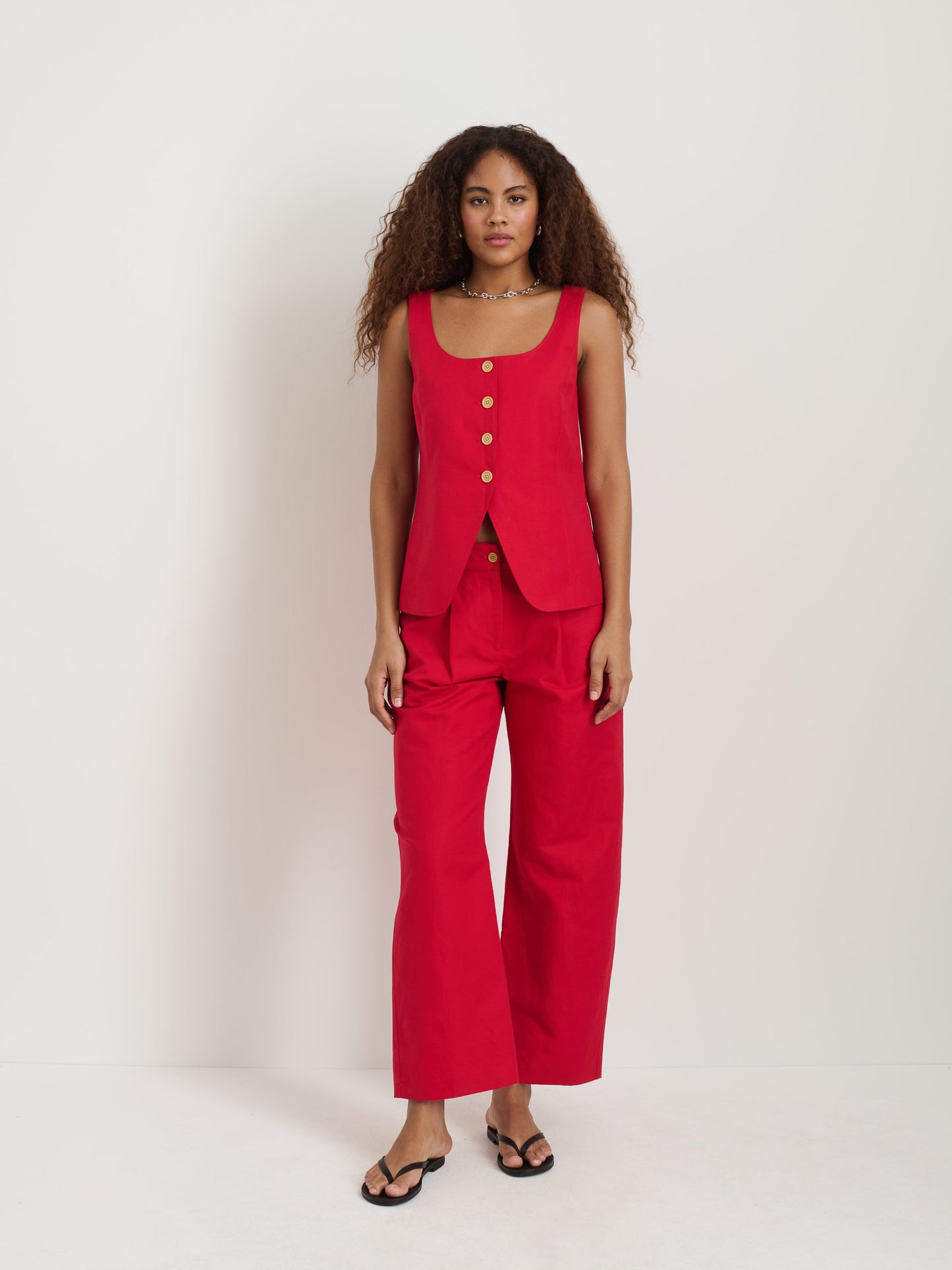 Alex Mill Soho Scoop Vest In Linen Cotton Crimson