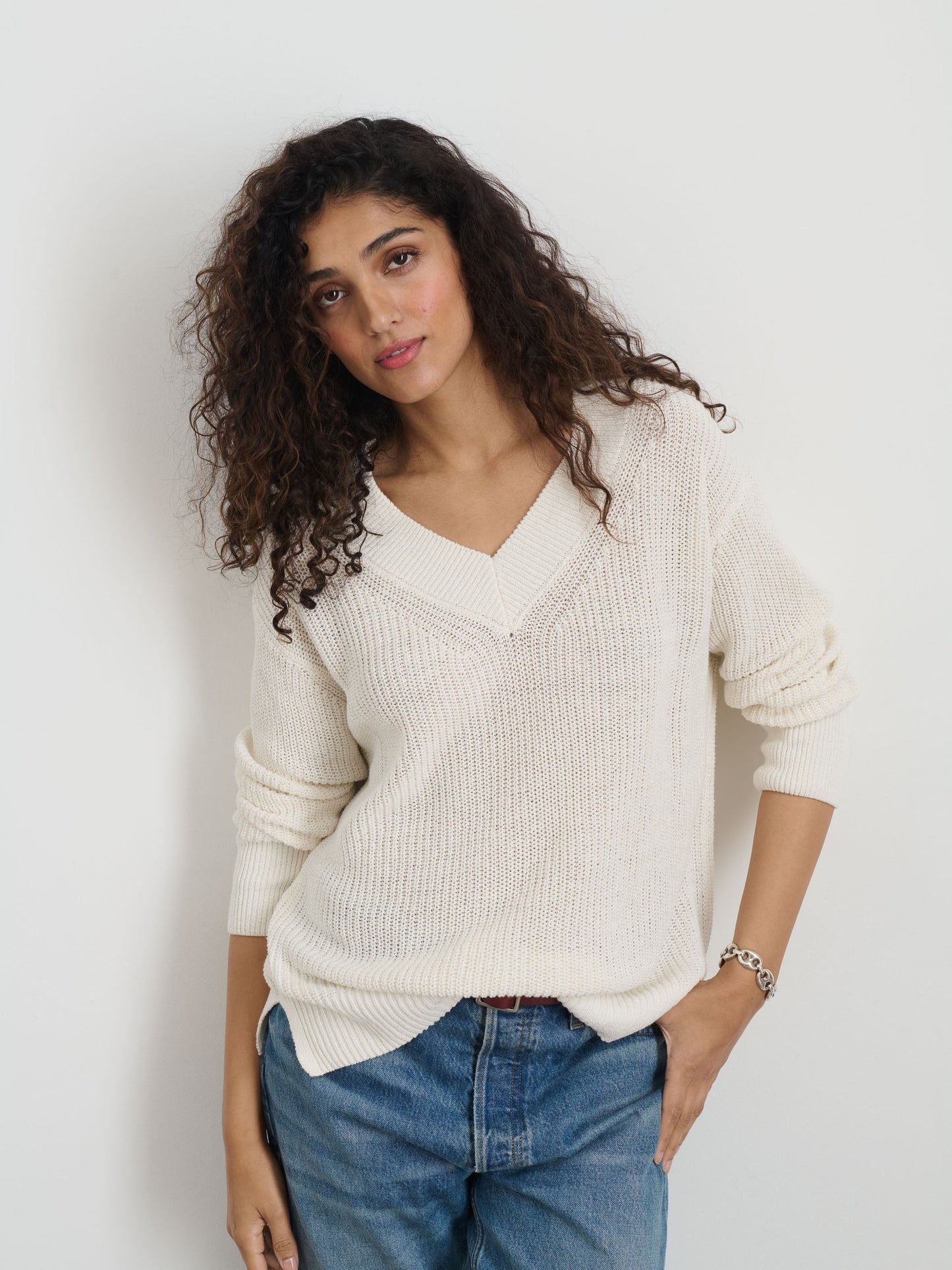 Alex Mill Arielle V Neck Sweater In Cotton Linen Off White