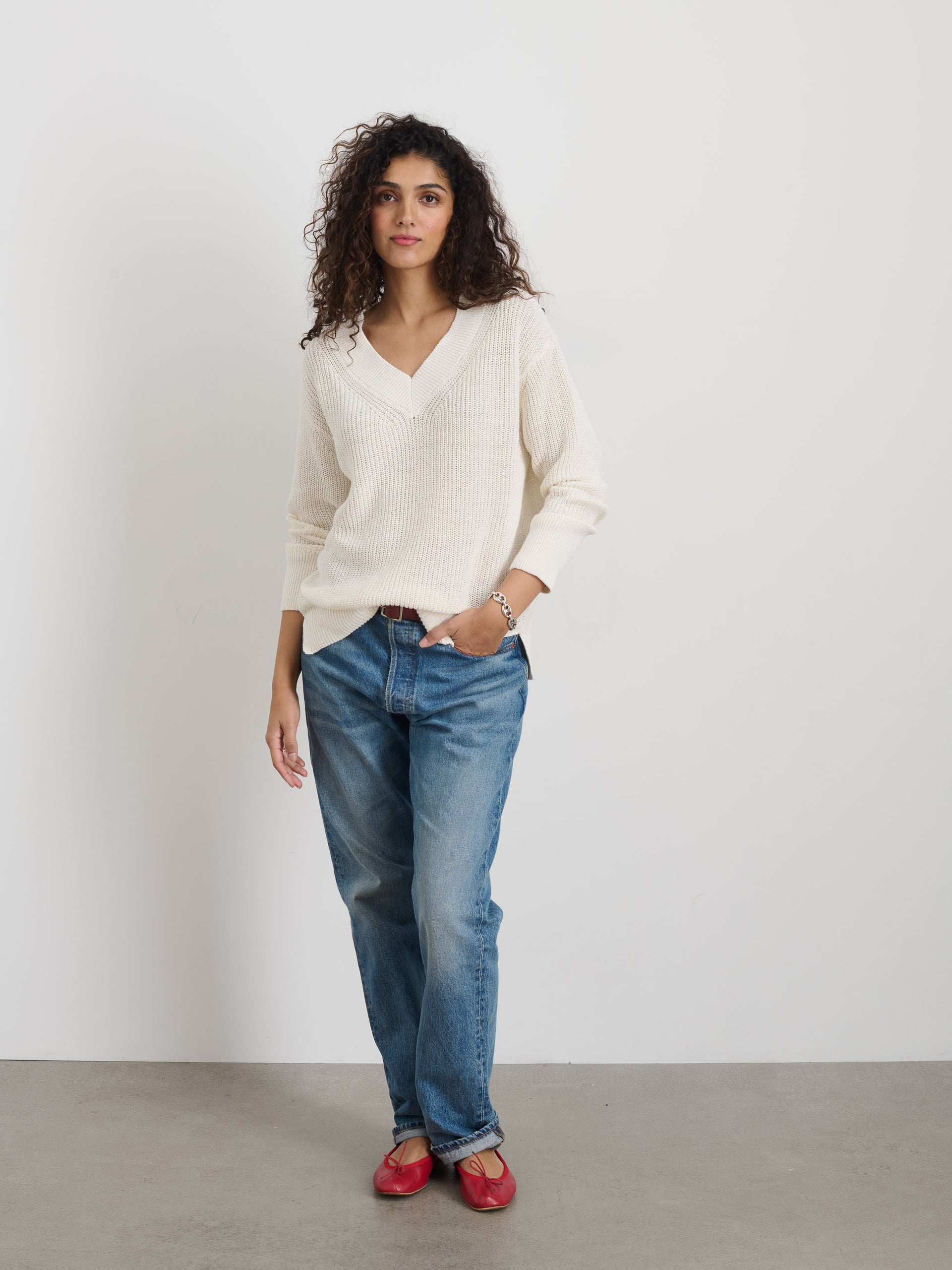 Alex Mill Arielle V Neck Sweater In Cotton Linen Off White