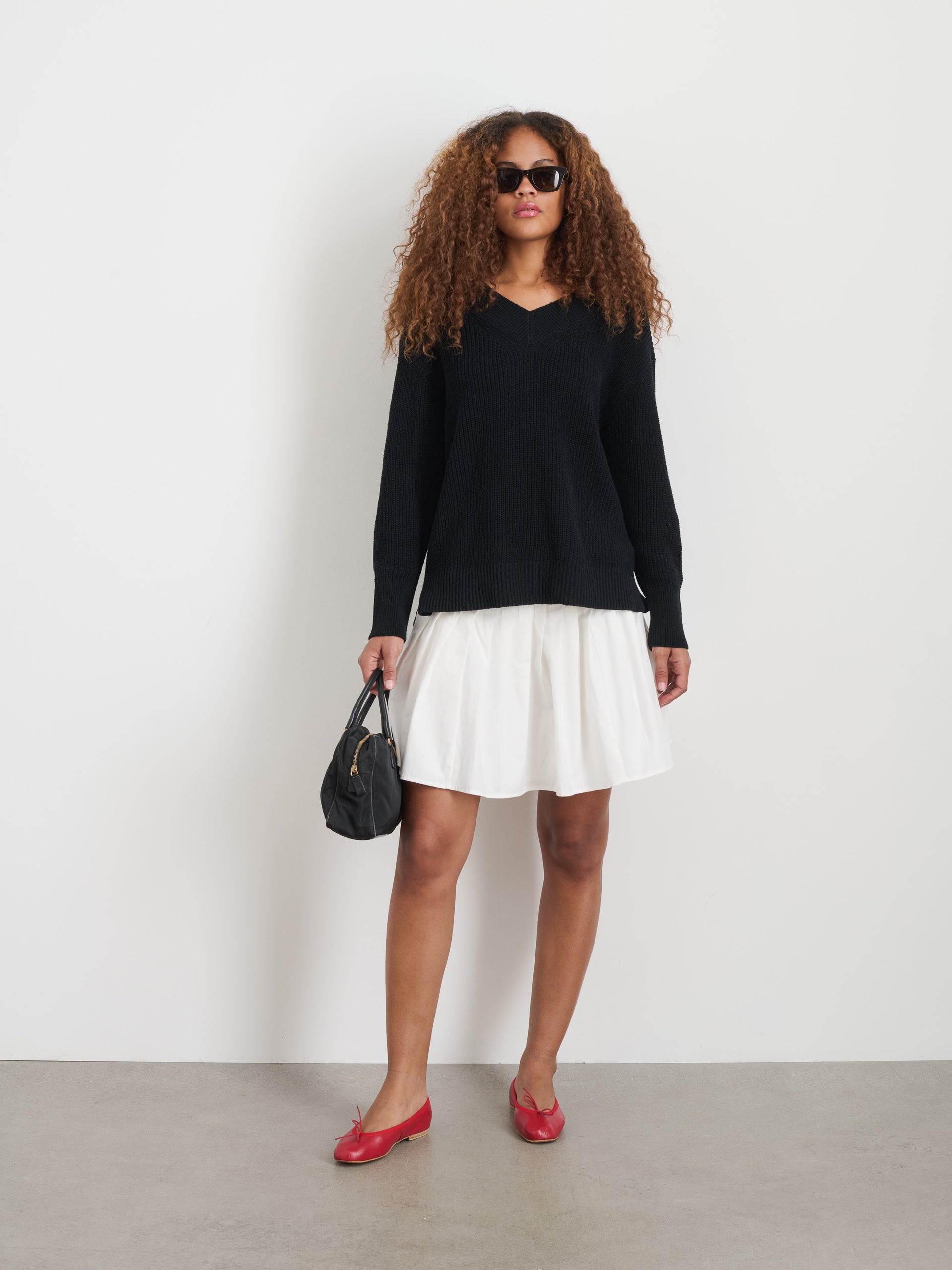 Alex Mill Arielle V Neck Sweater In Cotton Linen Washed Black