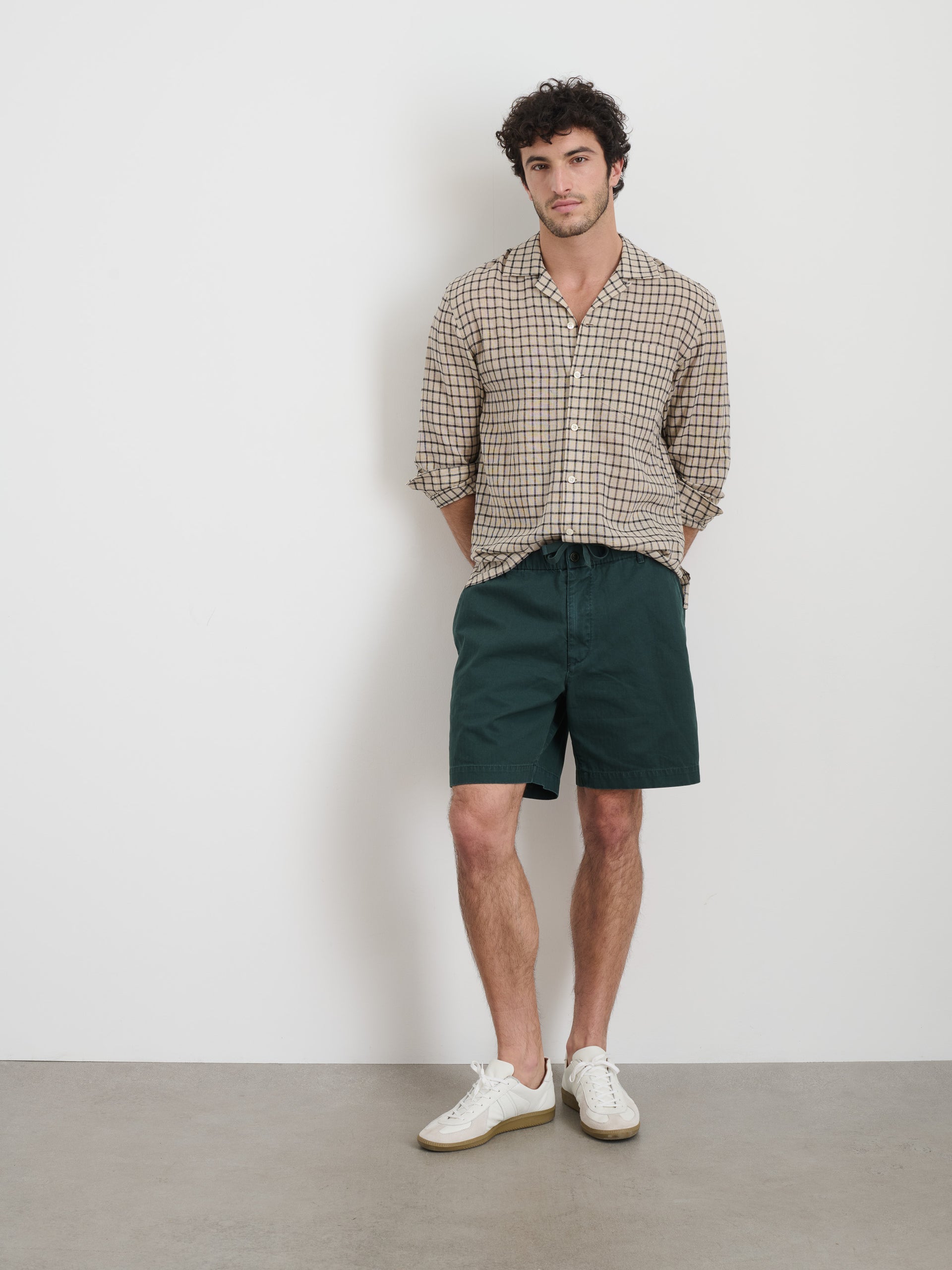 Alex Mill Pull On Short In Cotton Herringbone Dark Pine