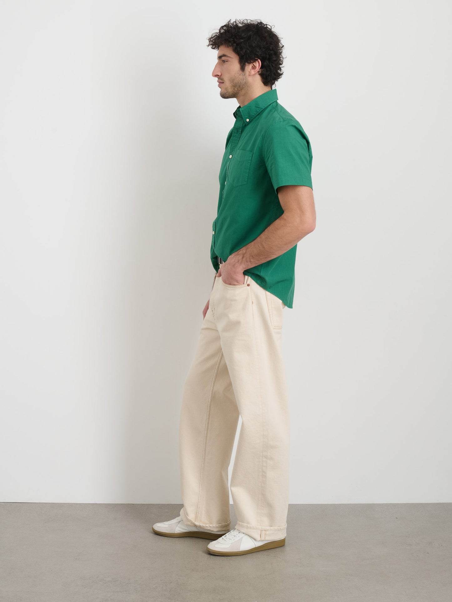 Alex Mill Short Sleeve Mill Shirt in Cotton Bright Emerald