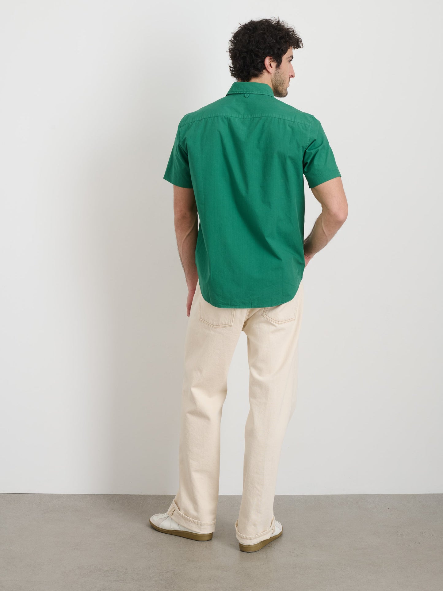 Alex Mill Short Sleeve Mill Shirt in Cotton Bright Emerald